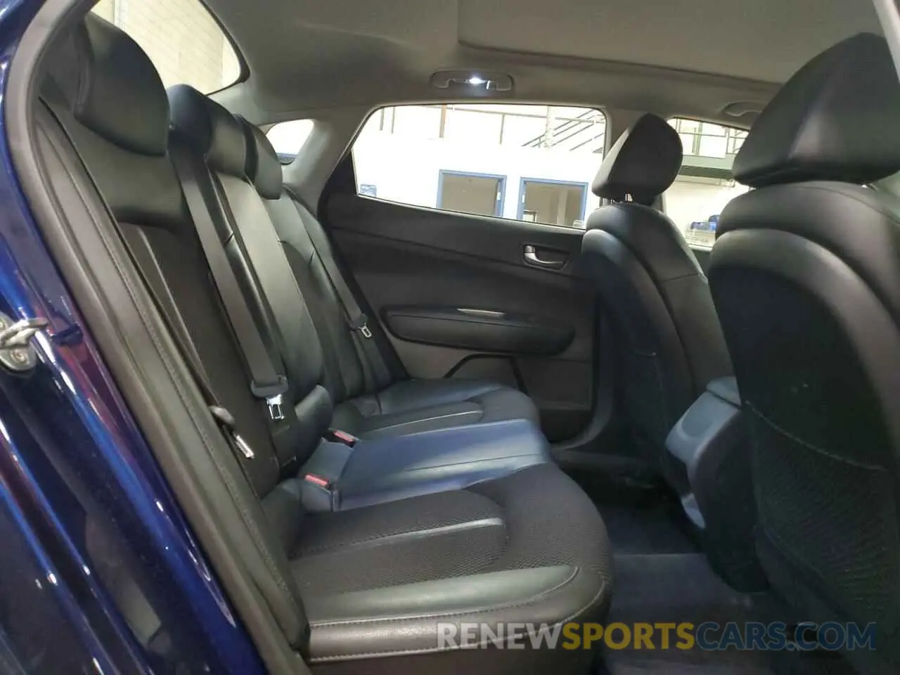 10 Photograph of a damaged car 5XXGT4L30KG289823 KIA OPTIMA 2019