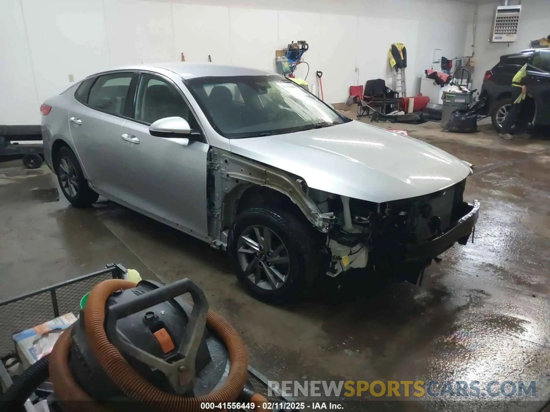 1 Photograph of a damaged car 5XXGT4L30KG290244 KIA OPTIMA 2019