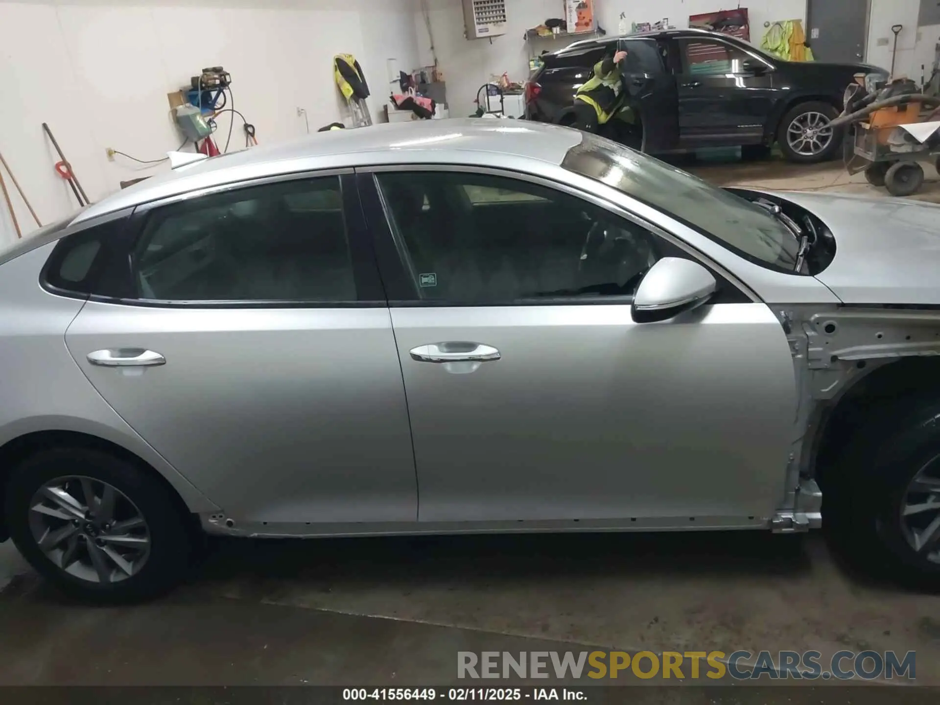 14 Photograph of a damaged car 5XXGT4L30KG290244 KIA OPTIMA 2019