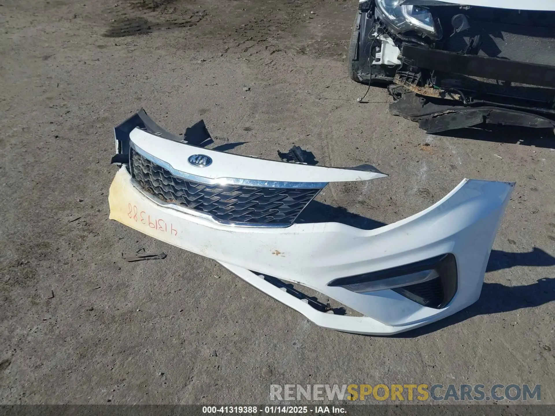 12 Photograph of a damaged car 5XXGT4L30KG299090 KIA OPTIMA 2019