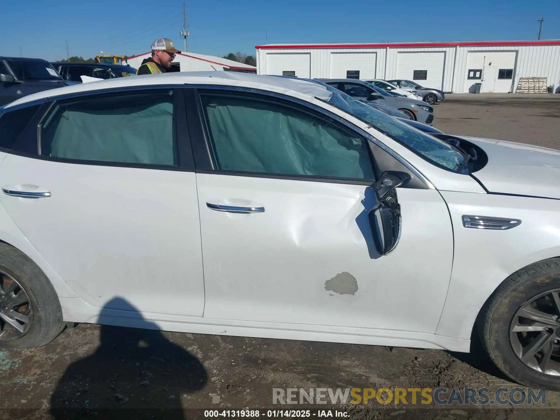 14 Photograph of a damaged car 5XXGT4L30KG299090 KIA OPTIMA 2019