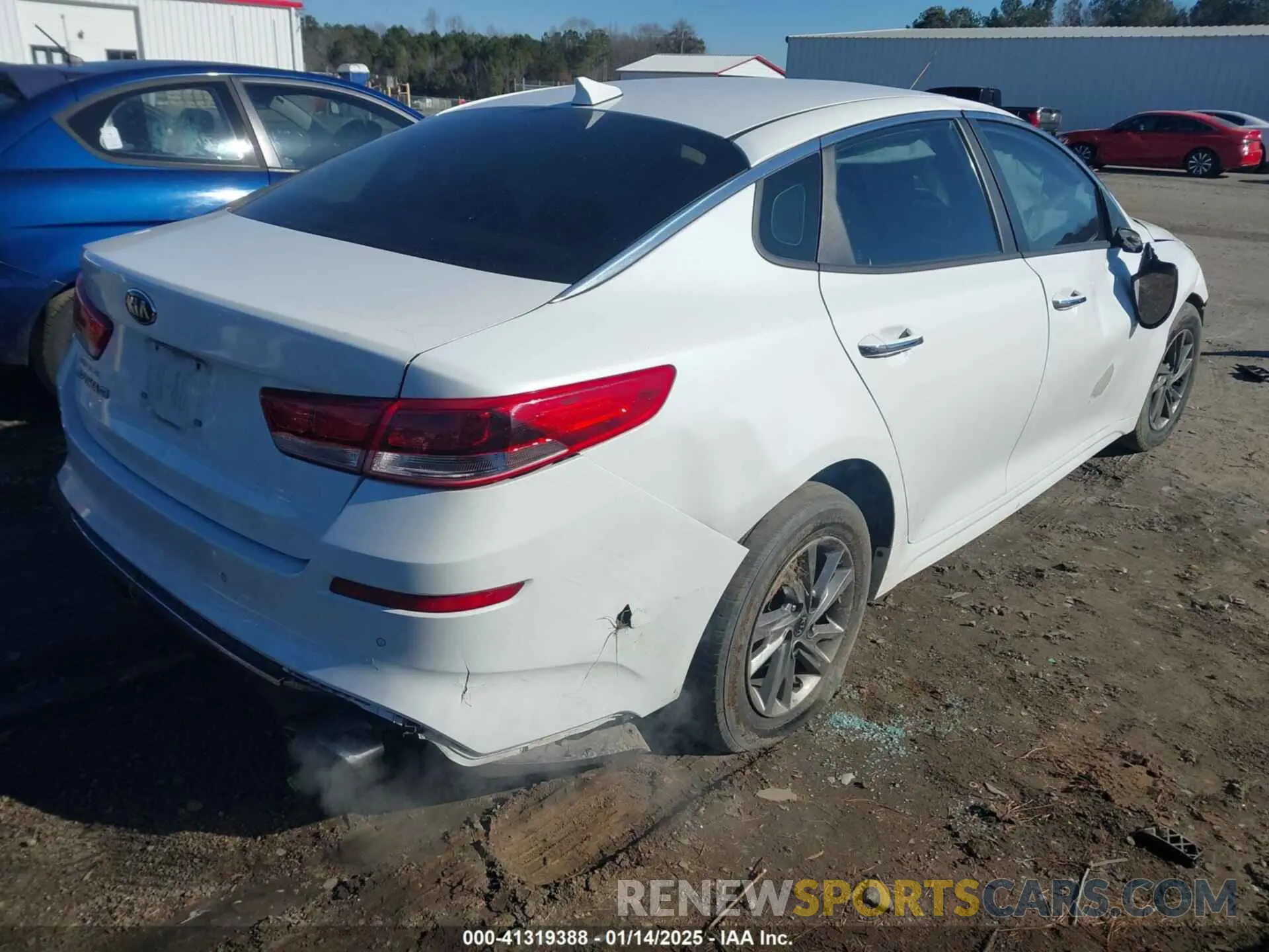 4 Photograph of a damaged car 5XXGT4L30KG299090 KIA OPTIMA 2019
