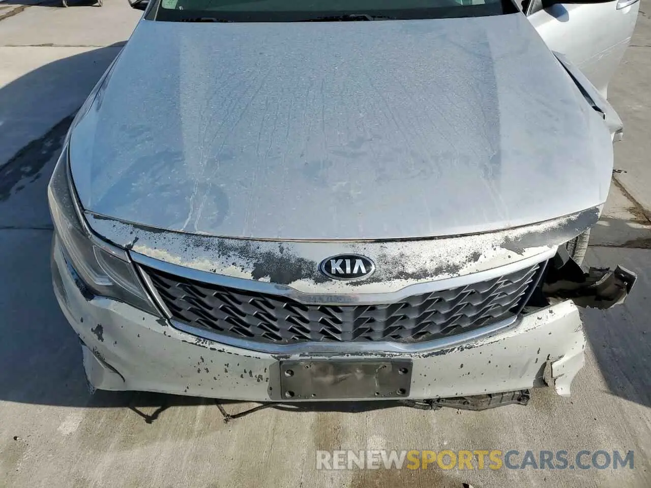 11 Photograph of a damaged car 5XXGT4L30KG310055 KIA OPTIMA 2019