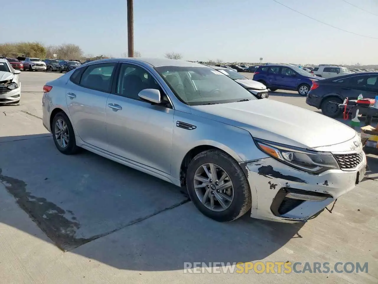 4 Photograph of a damaged car 5XXGT4L30KG310055 KIA OPTIMA 2019