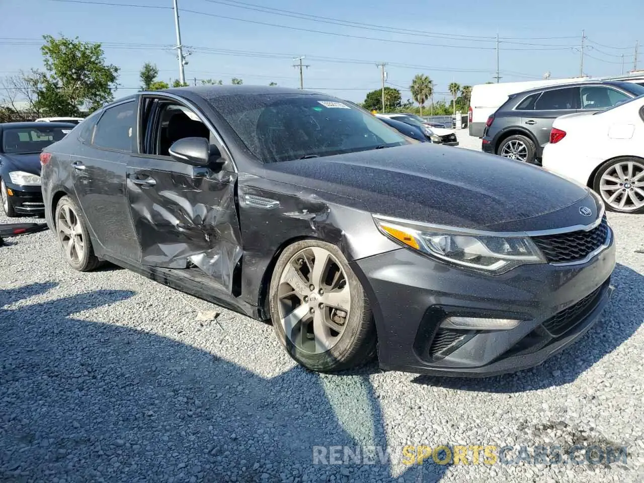 4 Photograph of a damaged car 5XXGT4L30KG314073 KIA OPTIMA 2019