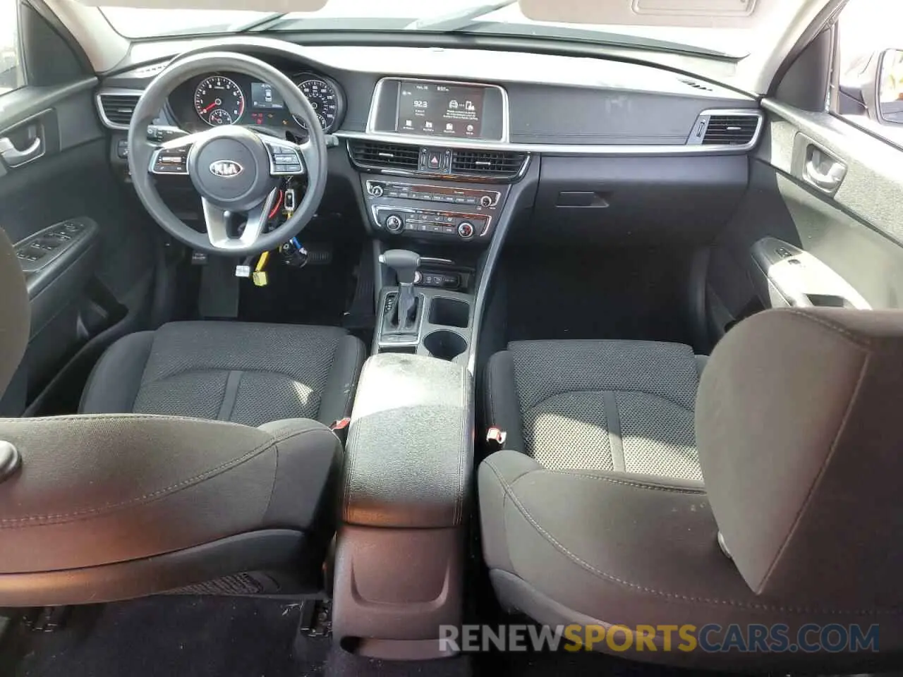 8 Photograph of a damaged car 5XXGT4L30KG318253 KIA OPTIMA 2019