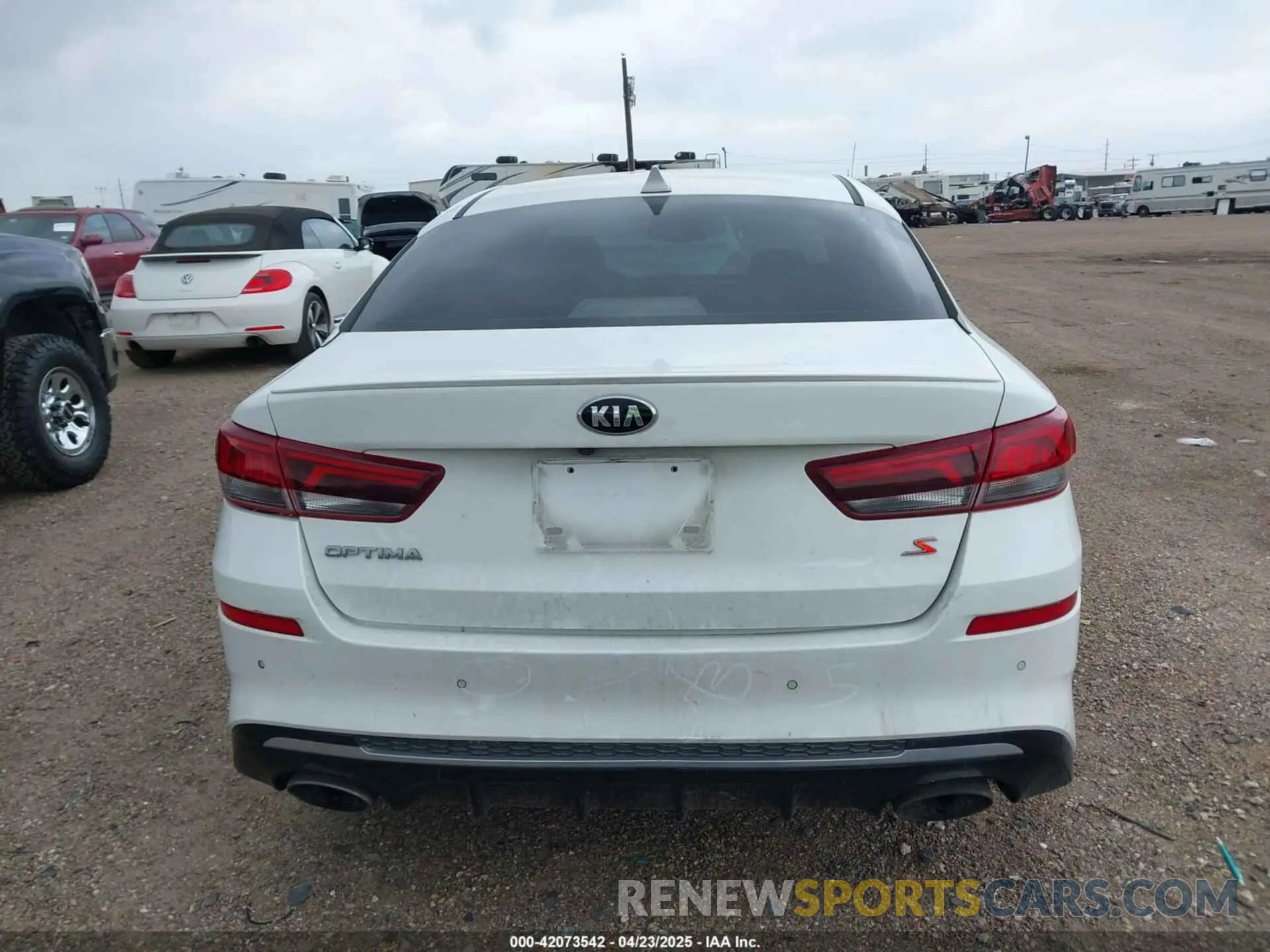 15 Photograph of a damaged car 5XXGT4L30KG333769 KIA OPTIMA 2019