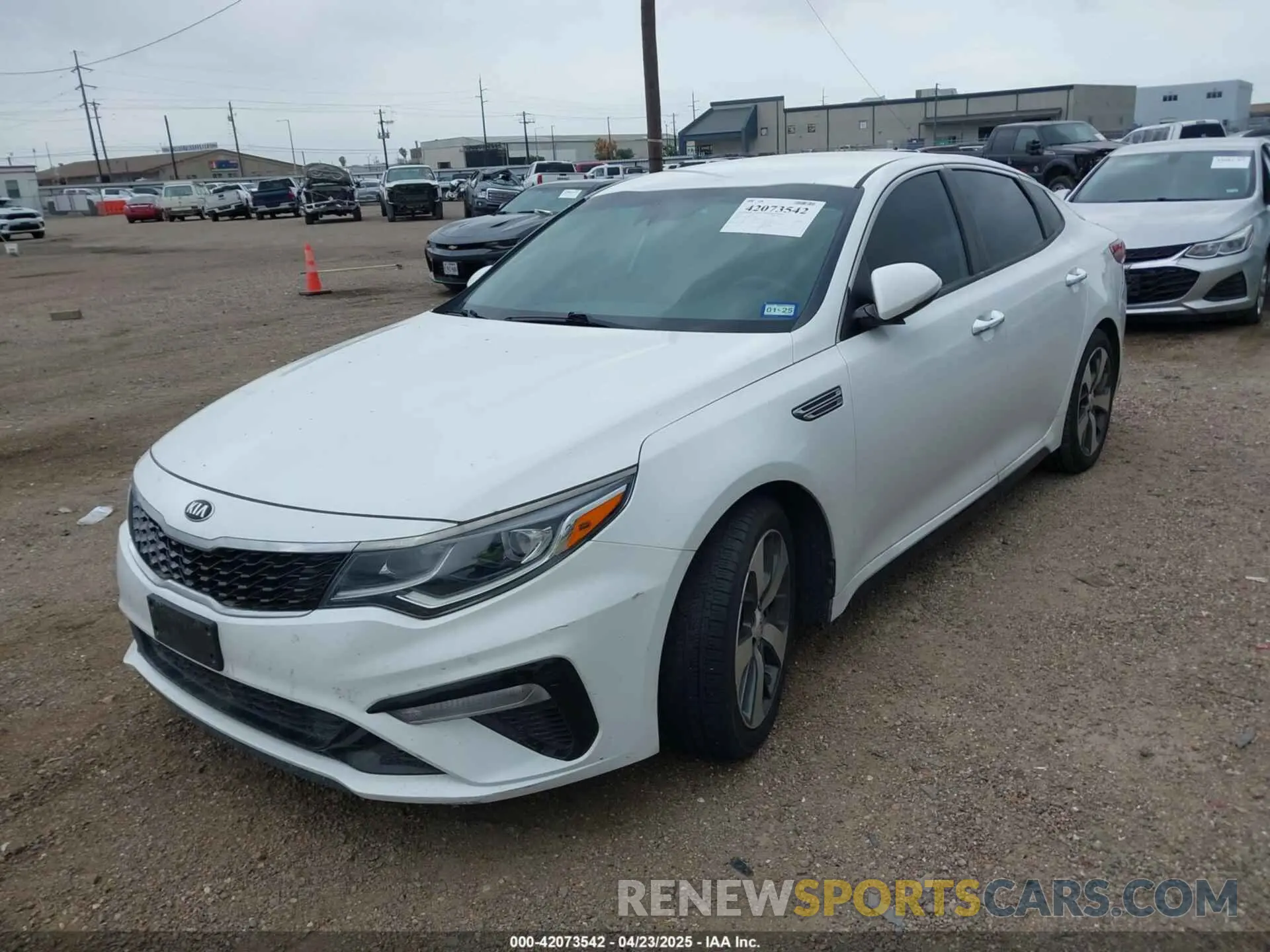 2 Photograph of a damaged car 5XXGT4L30KG333769 KIA OPTIMA 2019