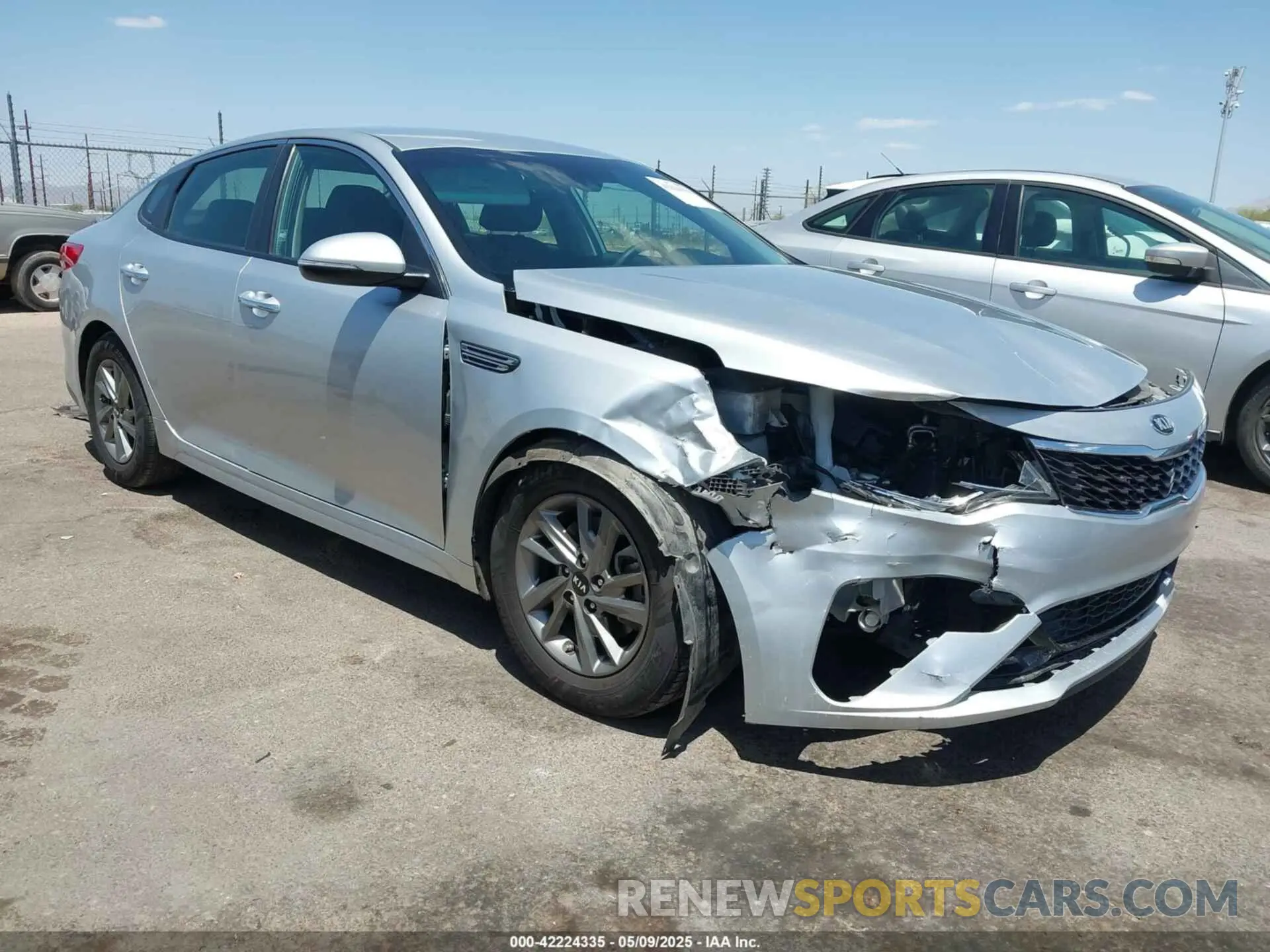 1 Photograph of a damaged car 5XXGT4L30KG334033 KIA OPTIMA 2019