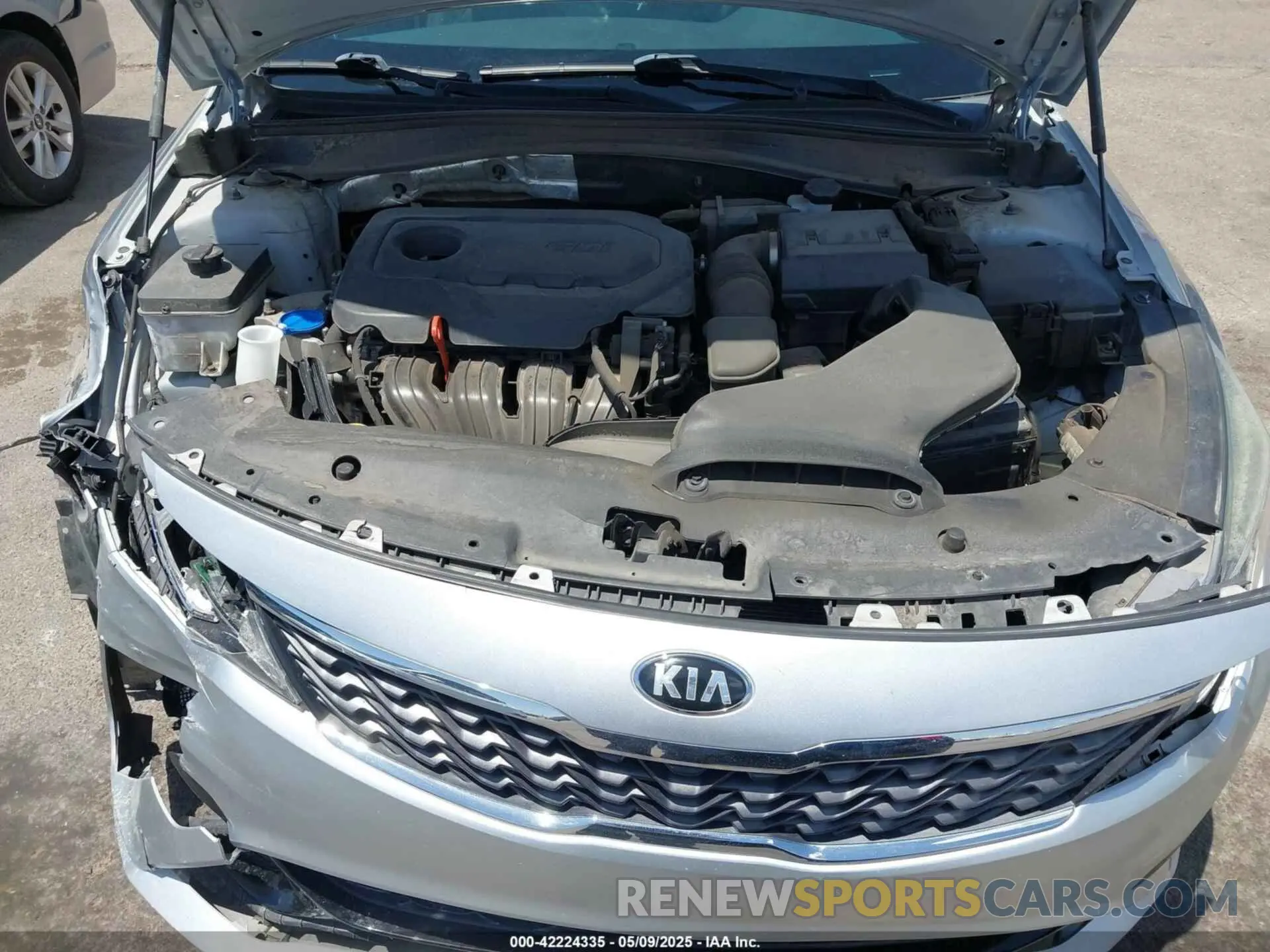 10 Photograph of a damaged car 5XXGT4L30KG334033 KIA OPTIMA 2019
