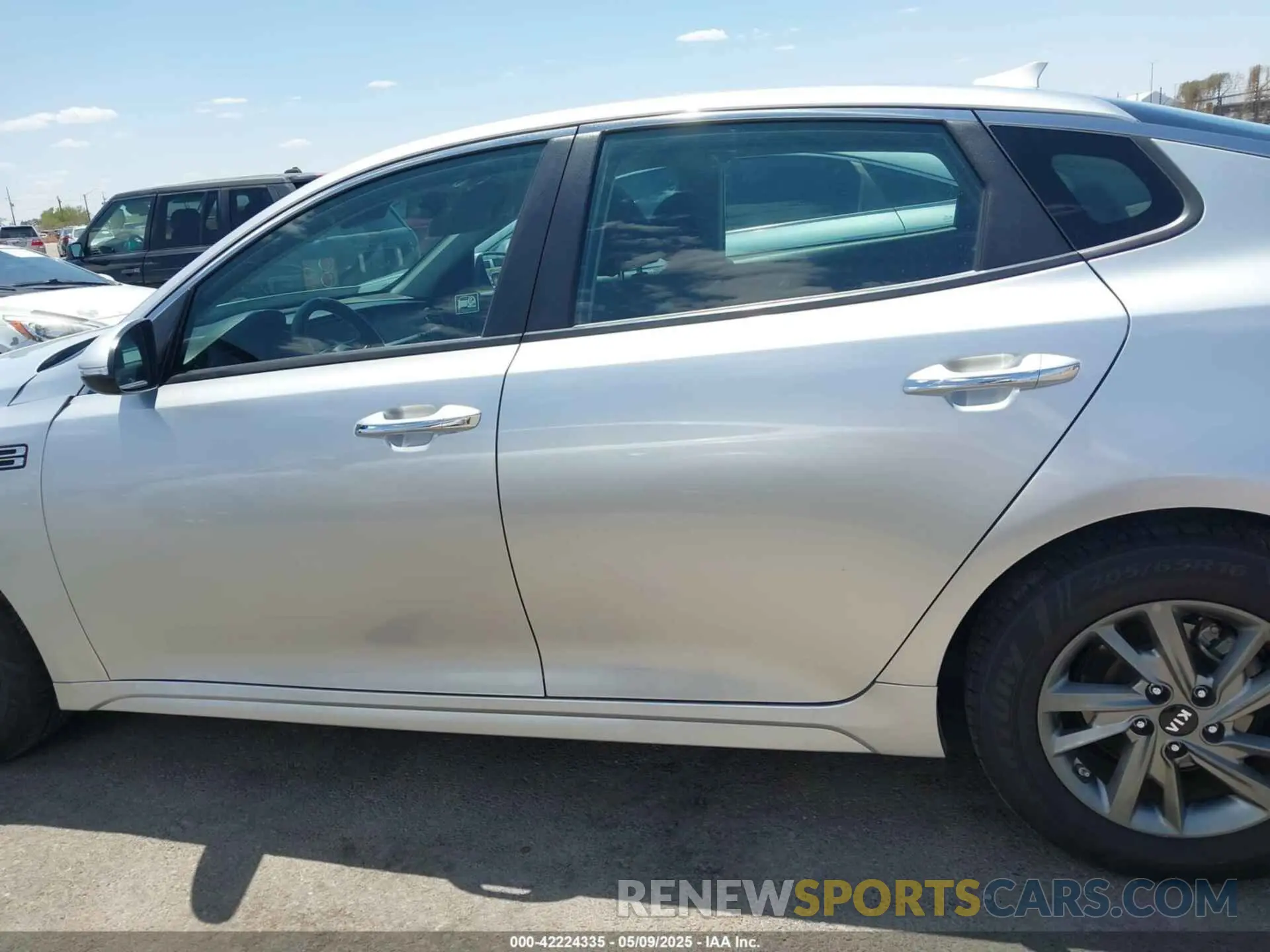 15 Photograph of a damaged car 5XXGT4L30KG334033 KIA OPTIMA 2019