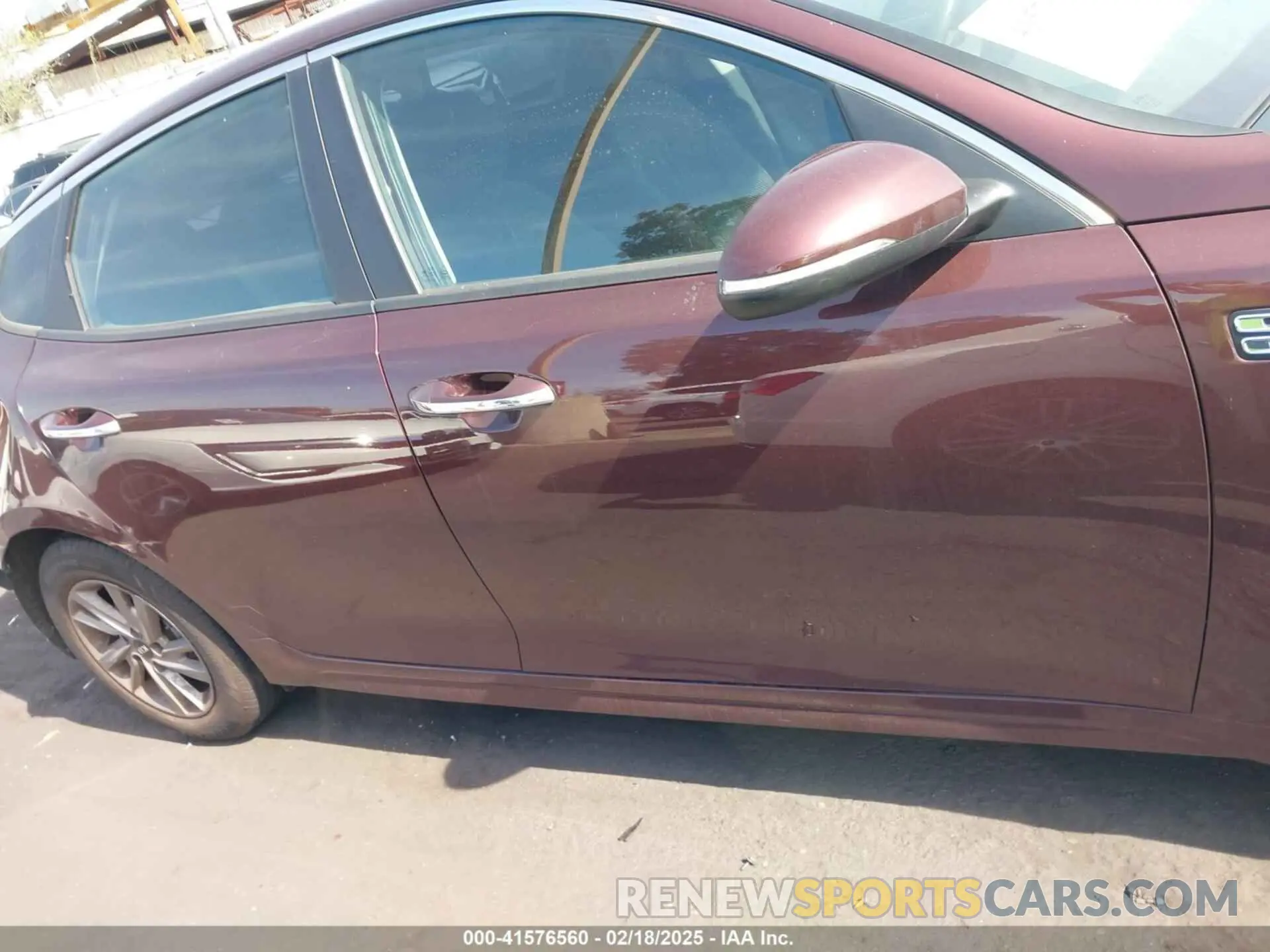 13 Photograph of a damaged car 5XXGT4L30KG339362 KIA OPTIMA 2019
