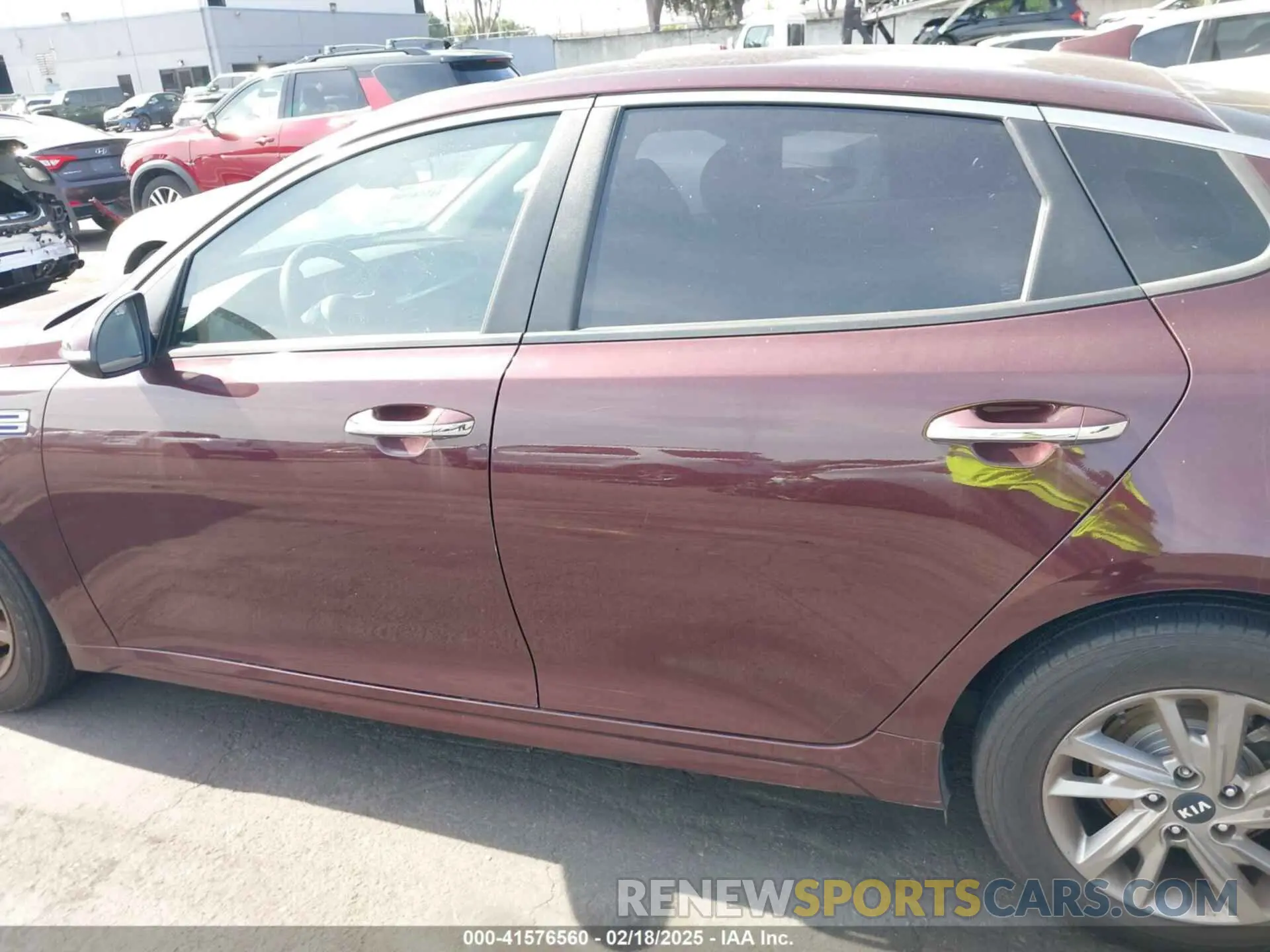 14 Photograph of a damaged car 5XXGT4L30KG339362 KIA OPTIMA 2019