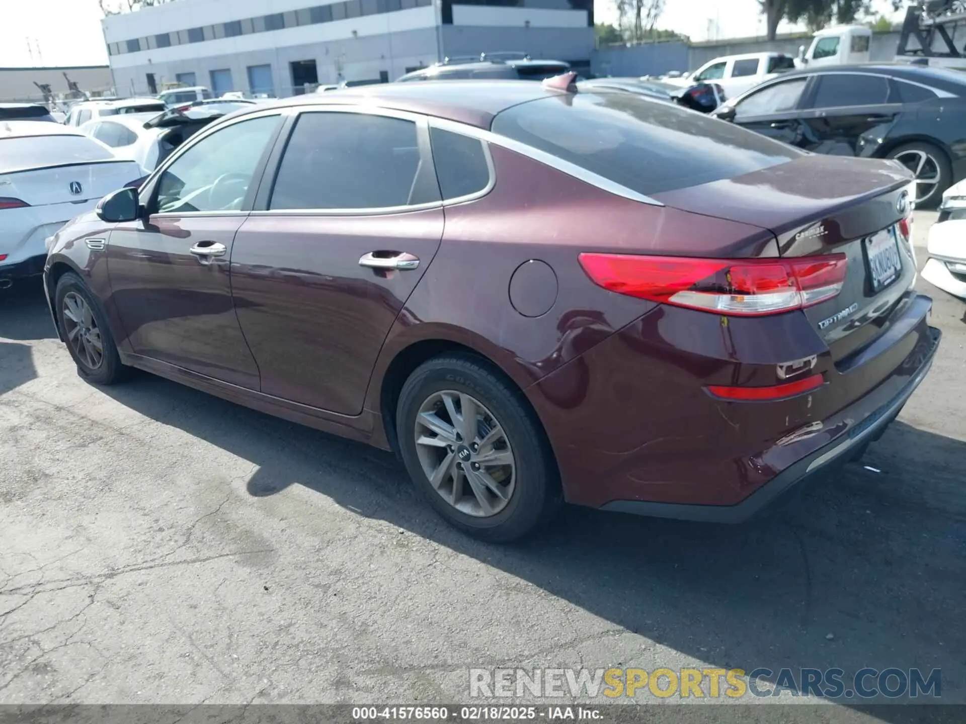 3 Photograph of a damaged car 5XXGT4L30KG339362 KIA OPTIMA 2019