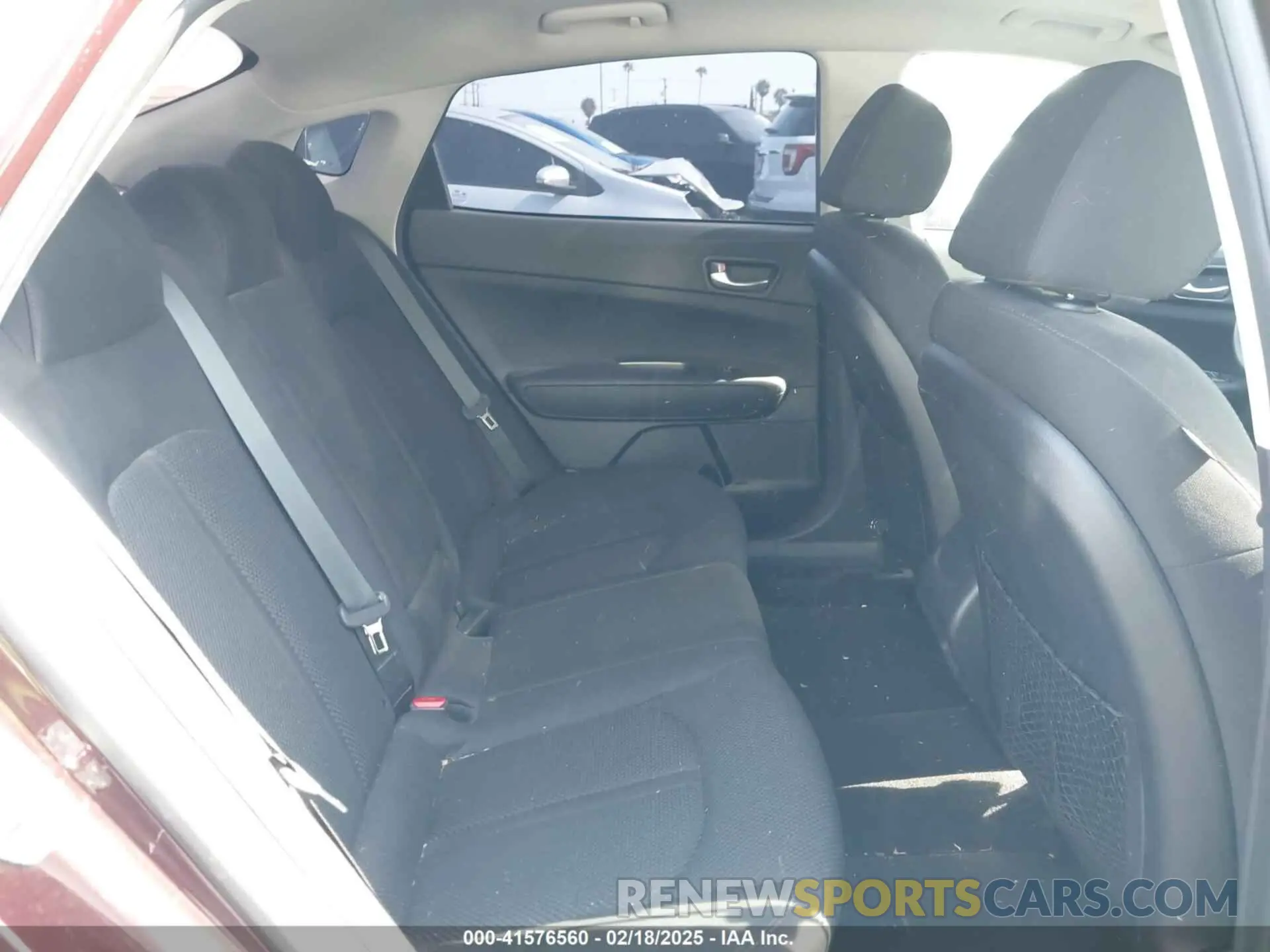 8 Photograph of a damaged car 5XXGT4L30KG339362 KIA OPTIMA 2019