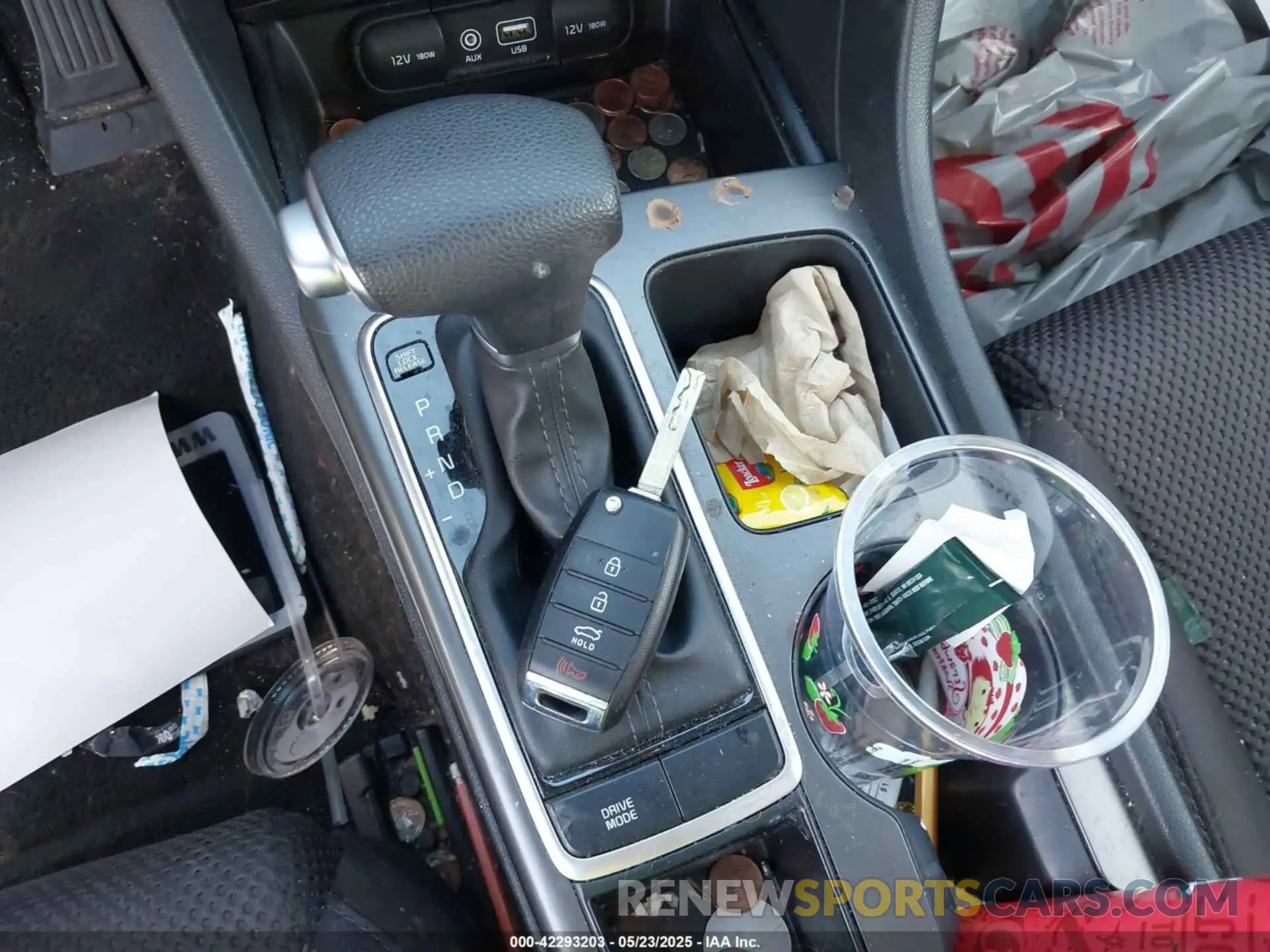 11 Photograph of a damaged car 5XXGT4L30KG340544 KIA OPTIMA 2019