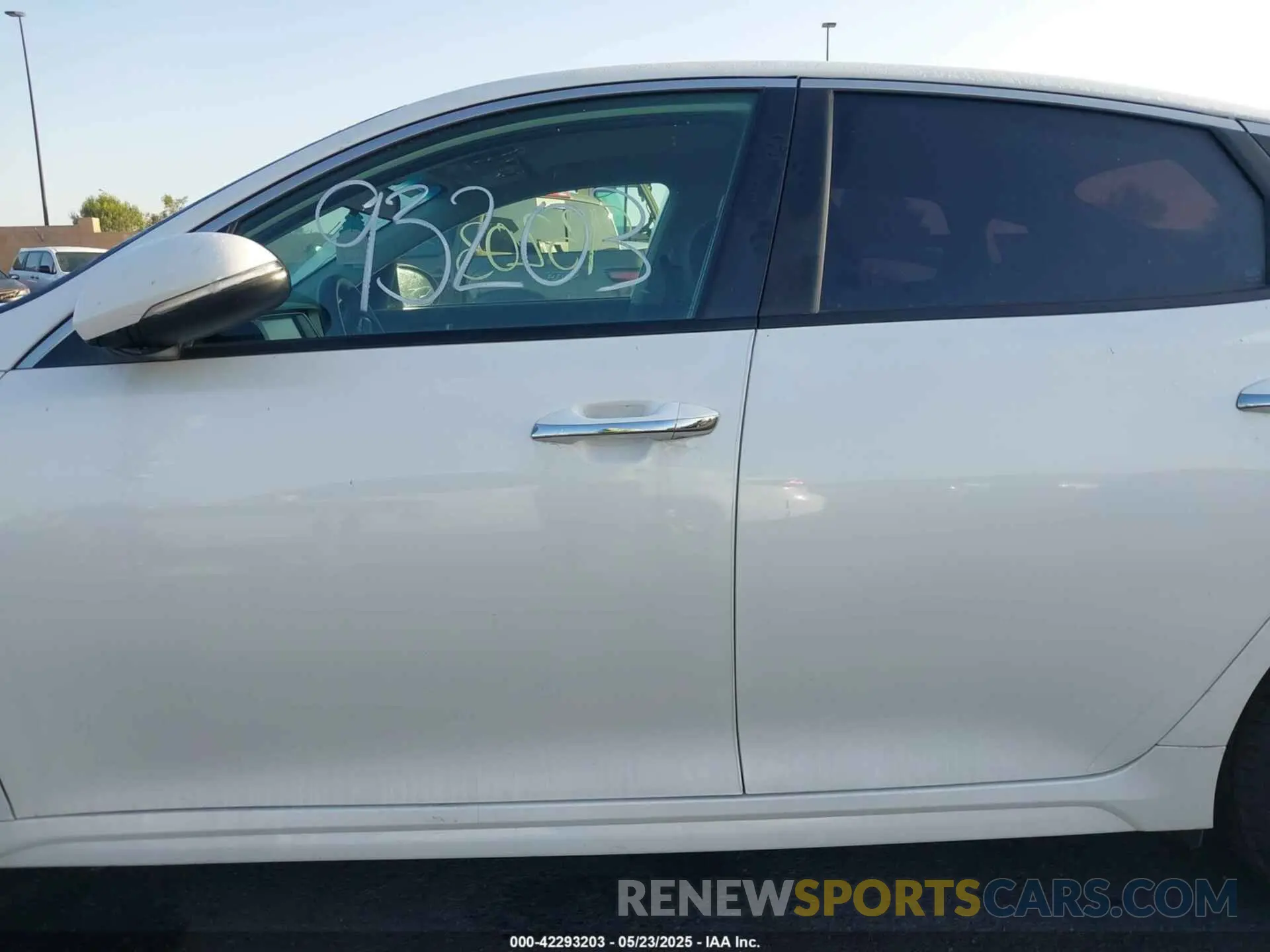 14 Photograph of a damaged car 5XXGT4L30KG340544 KIA OPTIMA 2019