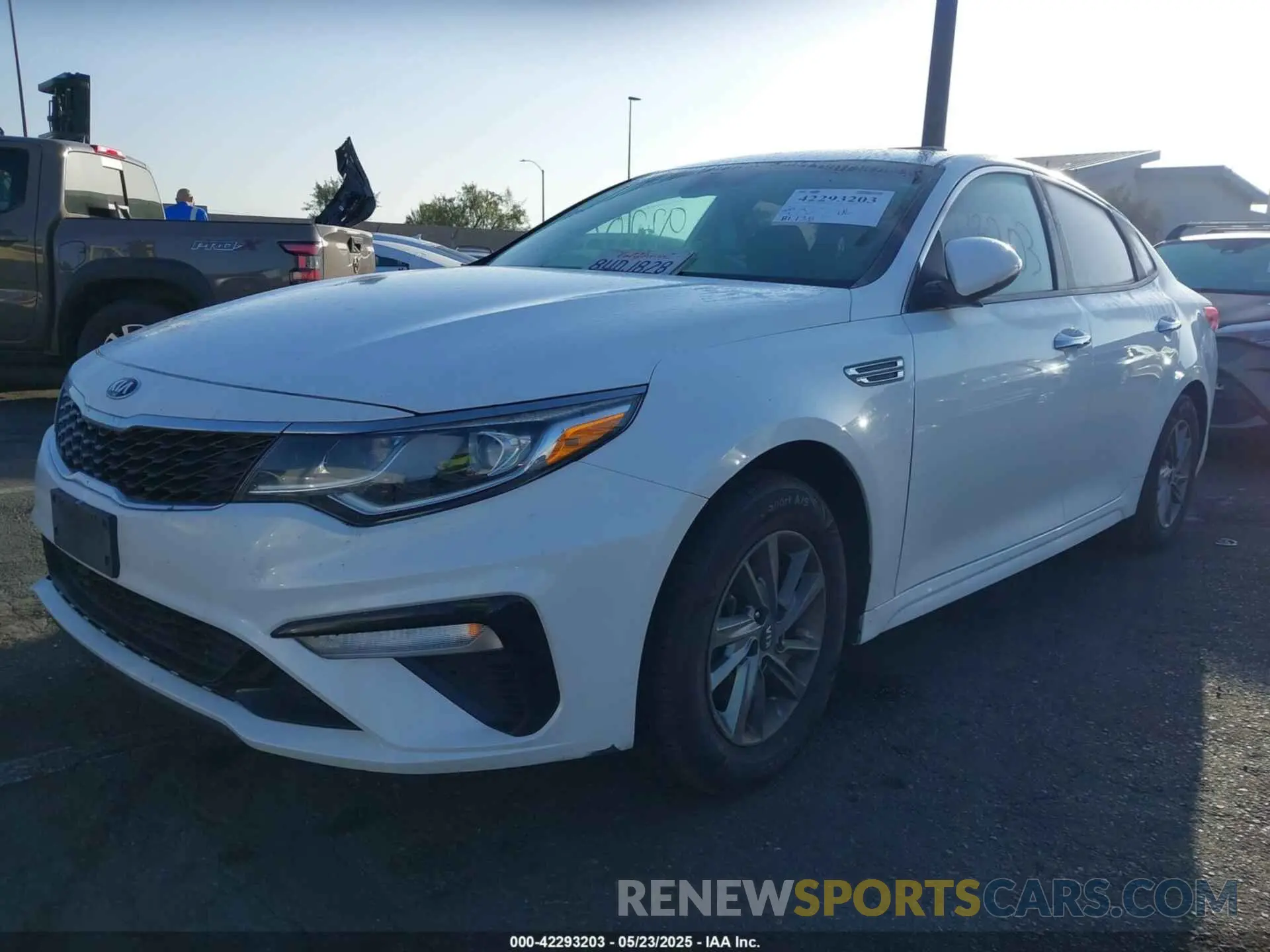 2 Photograph of a damaged car 5XXGT4L30KG340544 KIA OPTIMA 2019