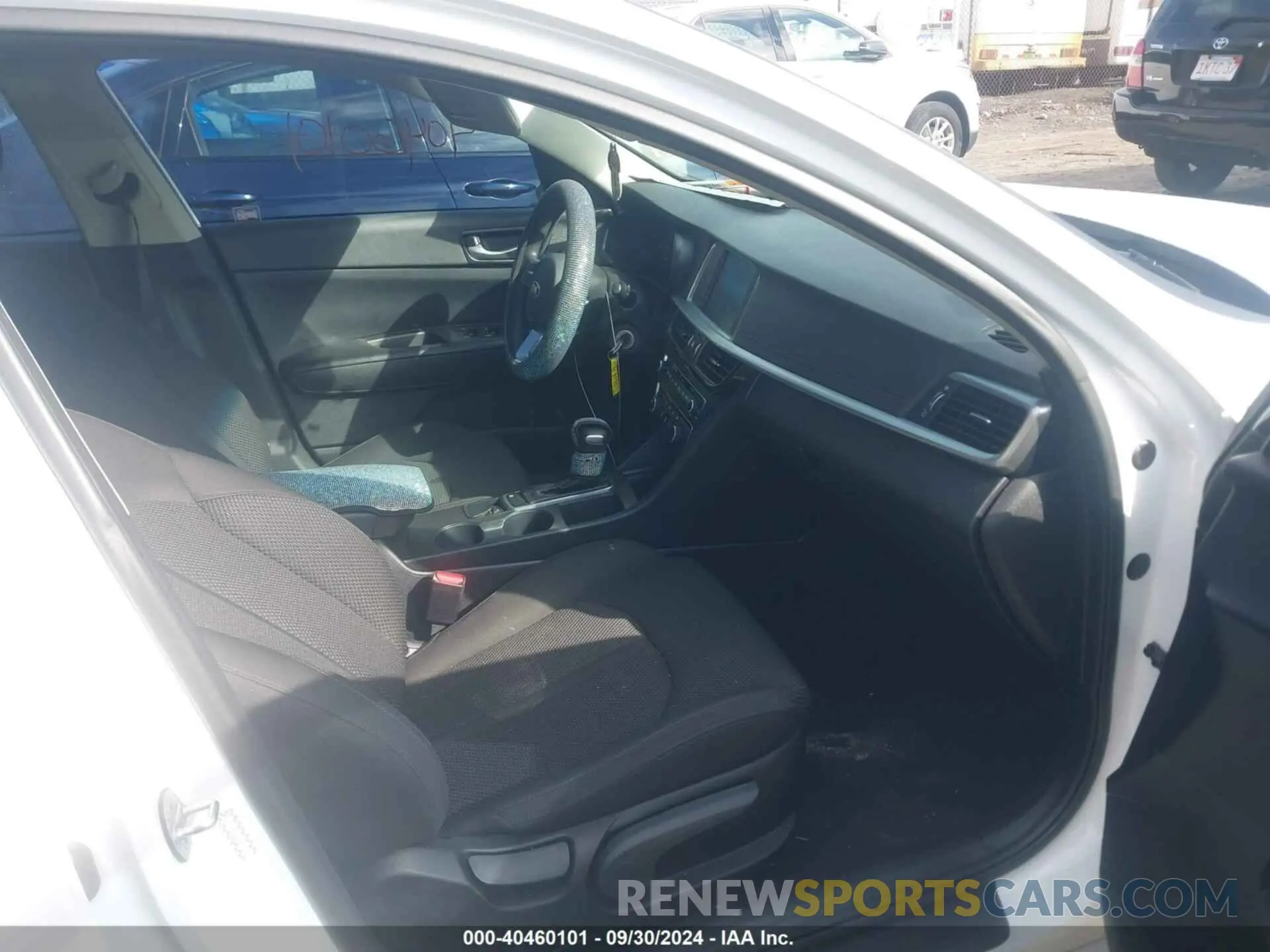 5 Photograph of a damaged car 5XXGT4L30KG342391 KIA OPTIMA 2019