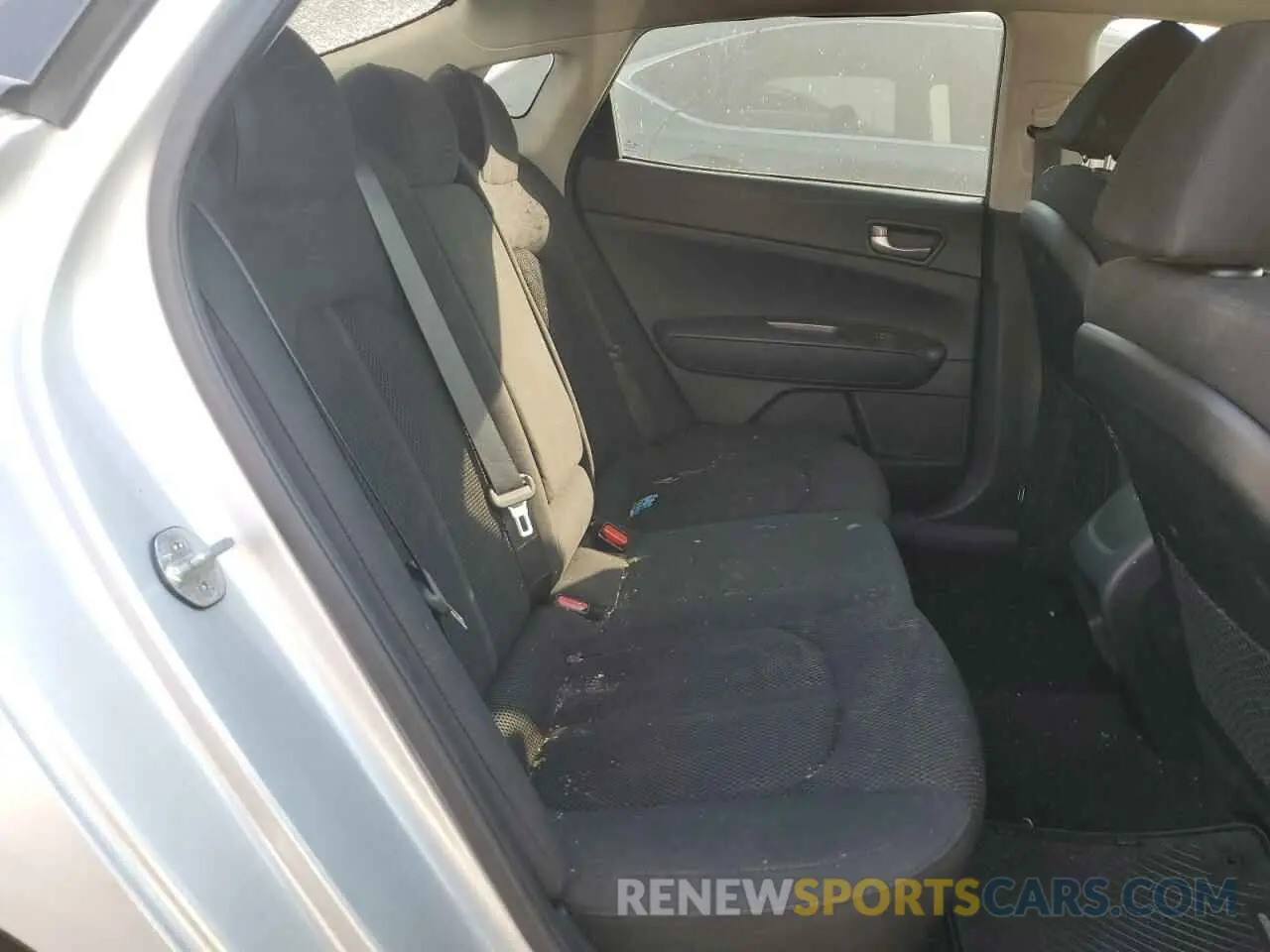 10 Photograph of a damaged car 5XXGT4L30KG347431 KIA OPTIMA 2019