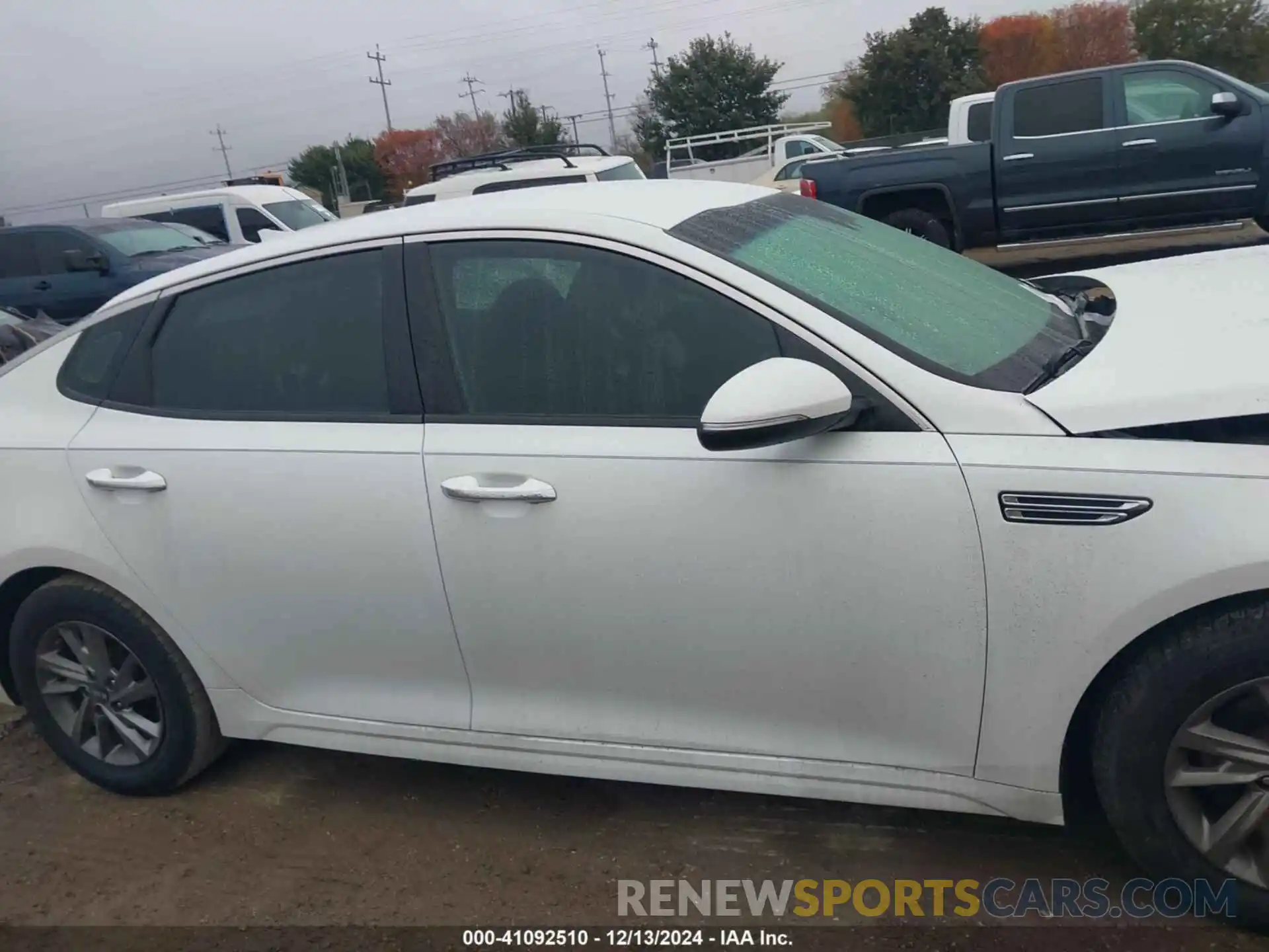 14 Photograph of a damaged car 5XXGT4L30KG350958 KIA OPTIMA 2019