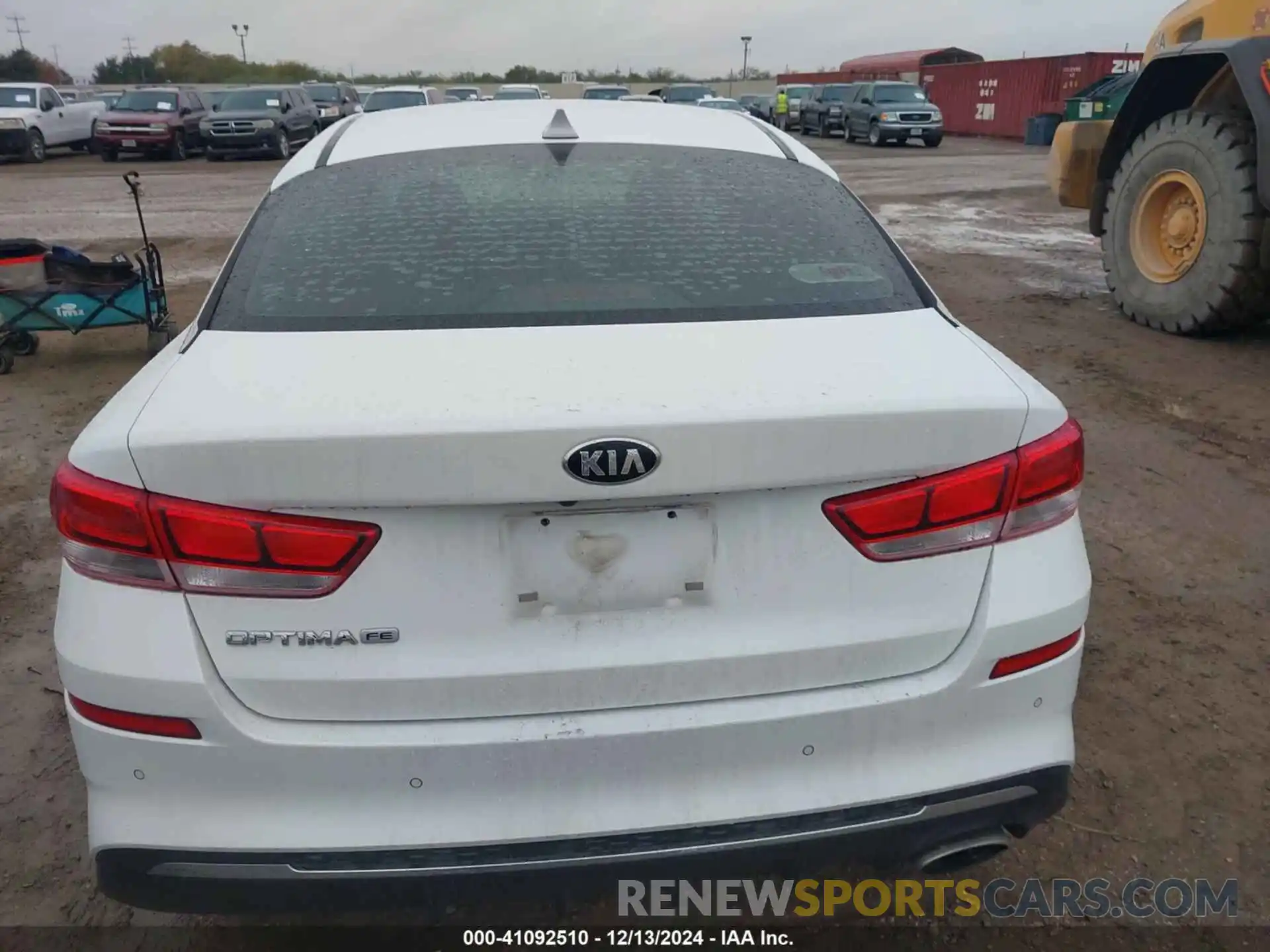 17 Photograph of a damaged car 5XXGT4L30KG350958 KIA OPTIMA 2019