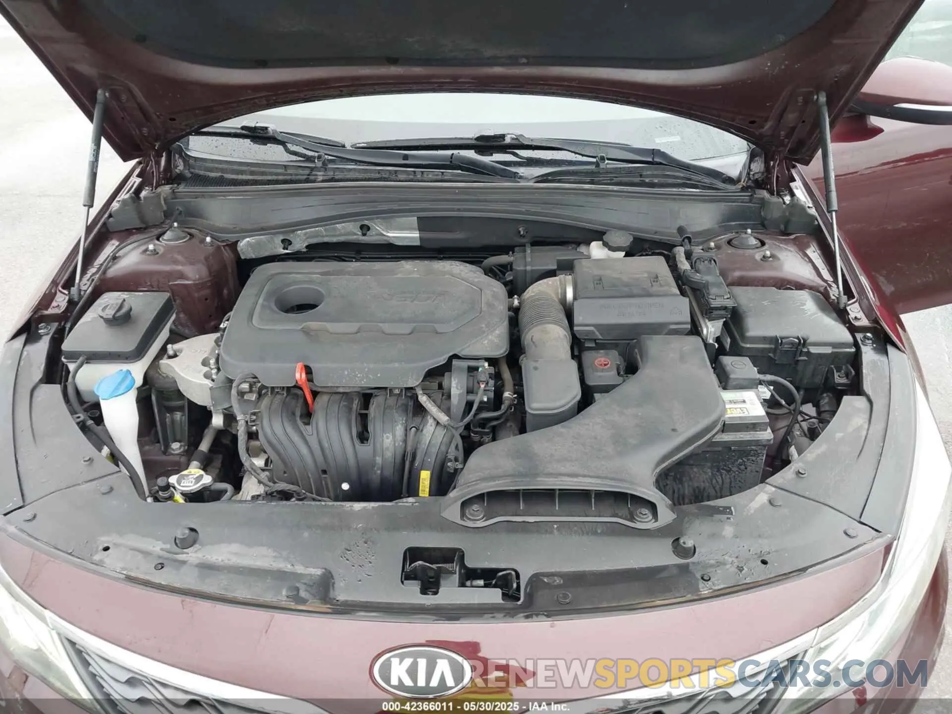 10 Photograph of a damaged car 5XXGT4L30KG355125 KIA OPTIMA 2019