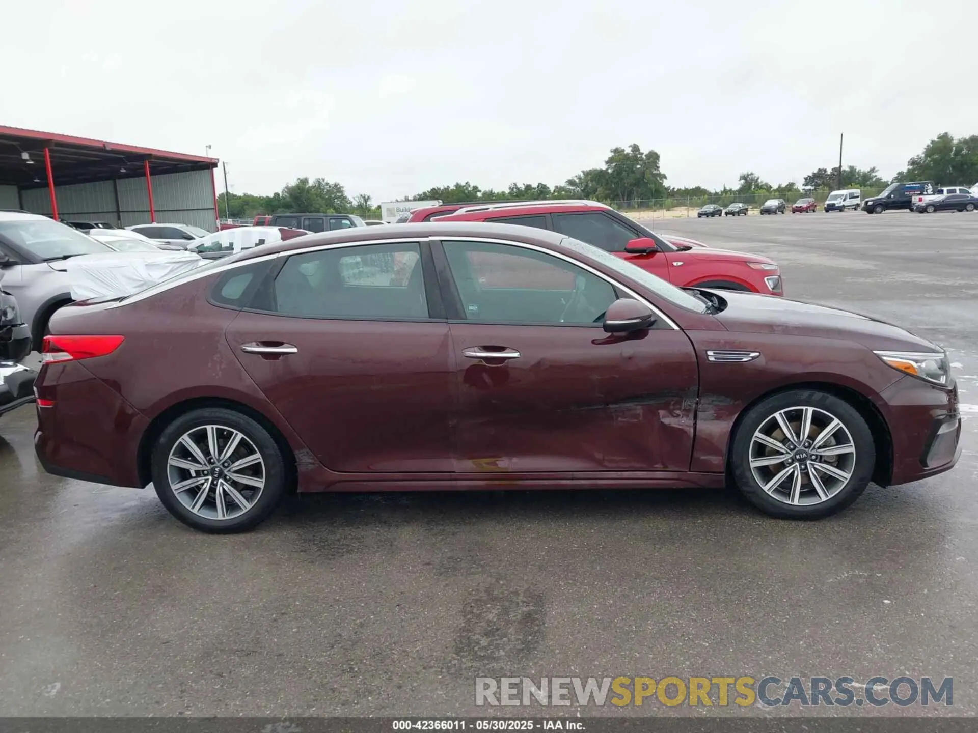 13 Photograph of a damaged car 5XXGT4L30KG355125 KIA OPTIMA 2019