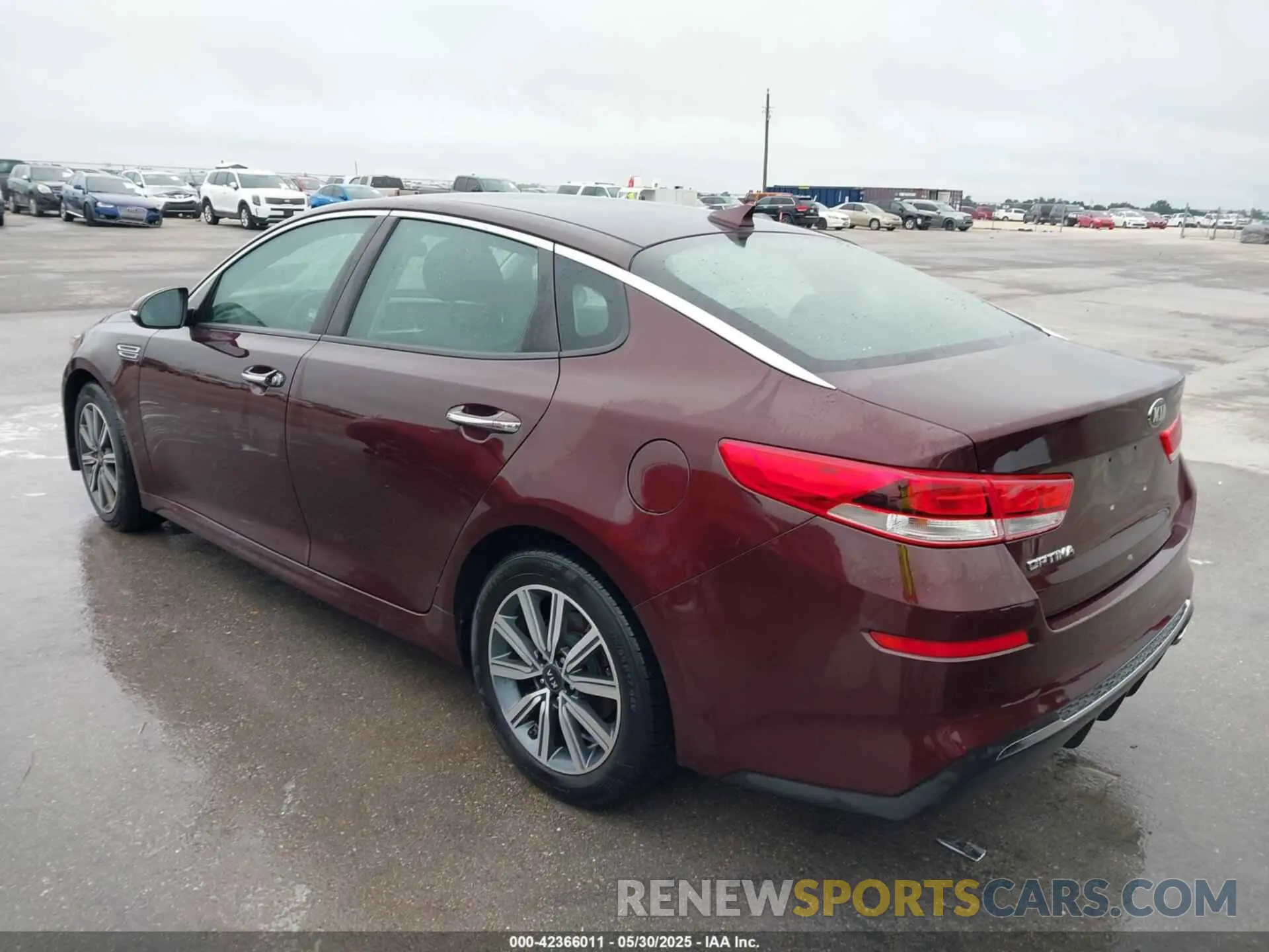 3 Photograph of a damaged car 5XXGT4L30KG355125 KIA OPTIMA 2019