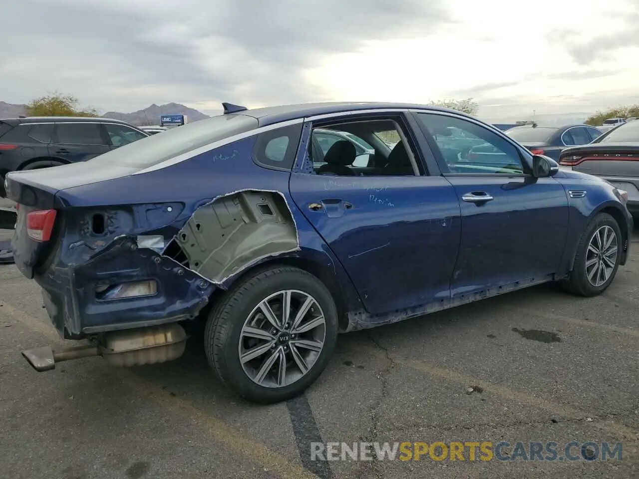 3 Photograph of a damaged car 5XXGT4L30KG356694 KIA OPTIMA 2019
