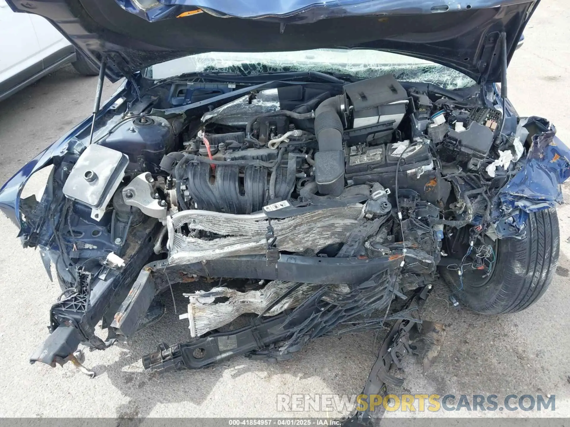 10 Photograph of a damaged car 5XXGT4L30KG357618 KIA OPTIMA 2019