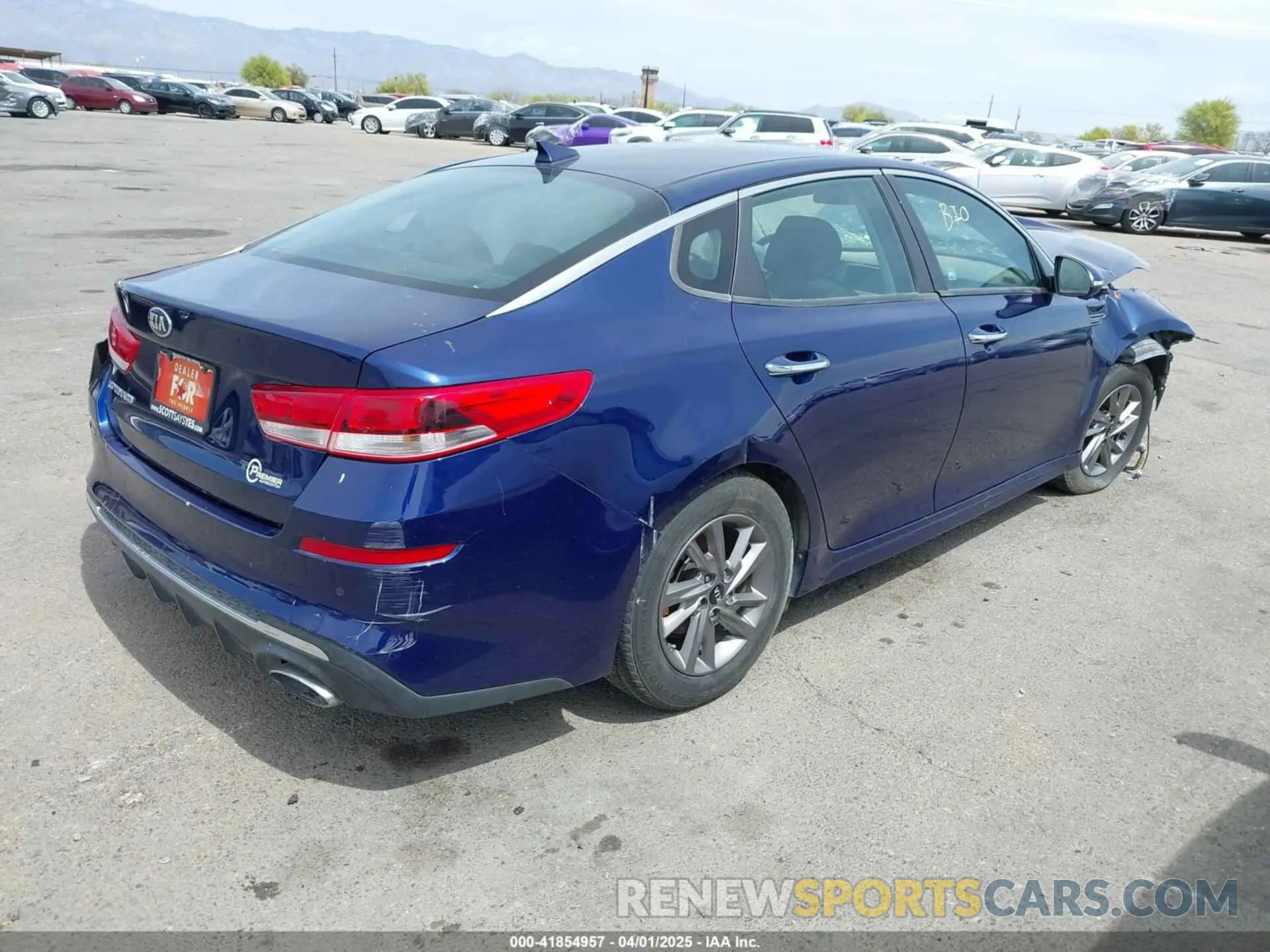 4 Photograph of a damaged car 5XXGT4L30KG357618 KIA OPTIMA 2019