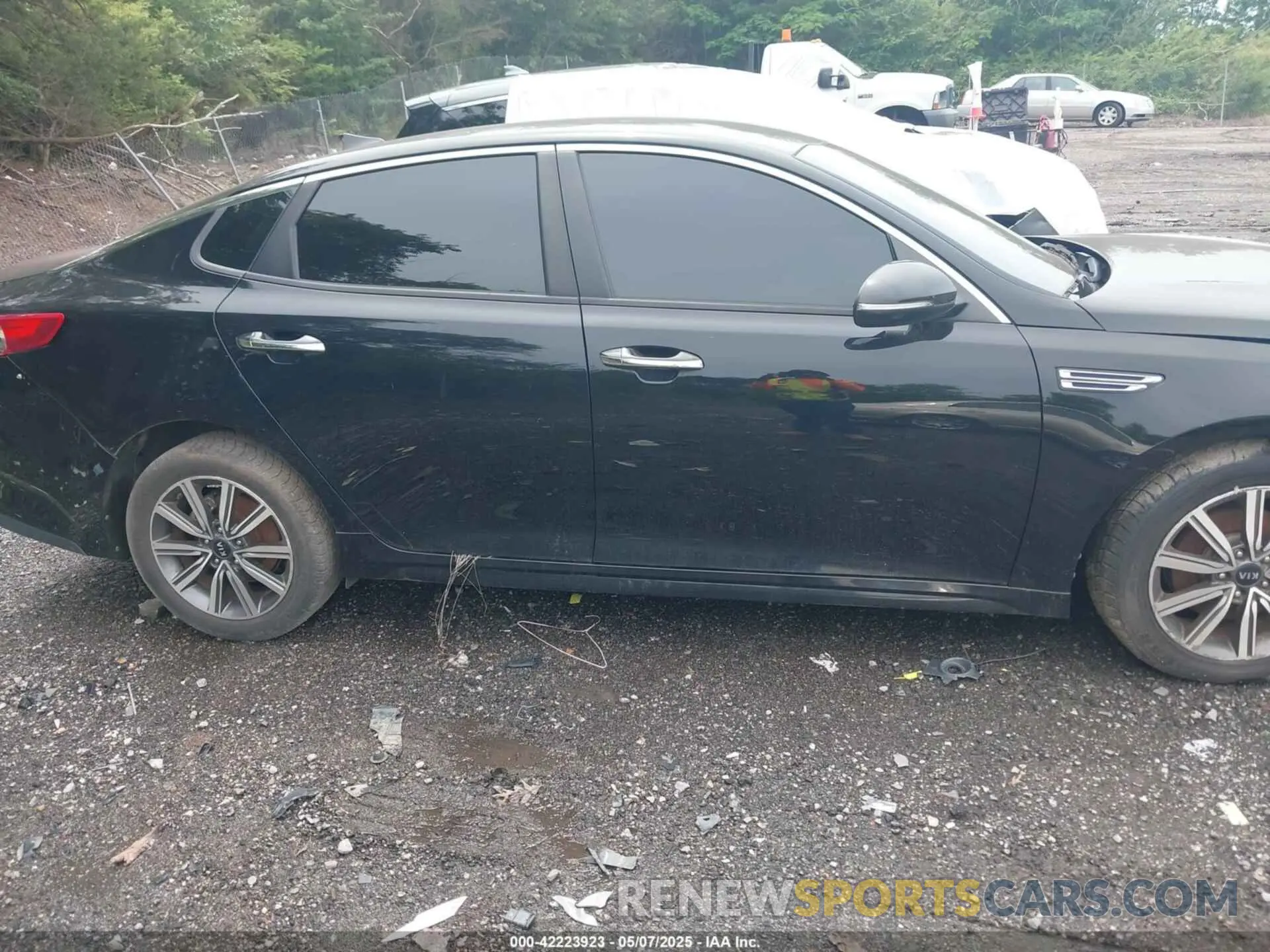 13 Photograph of a damaged car 5XXGT4L30KG359028 KIA OPTIMA 2019