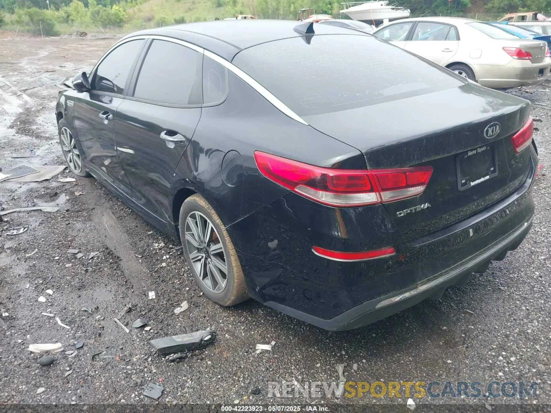 3 Photograph of a damaged car 5XXGT4L30KG359028 KIA OPTIMA 2019