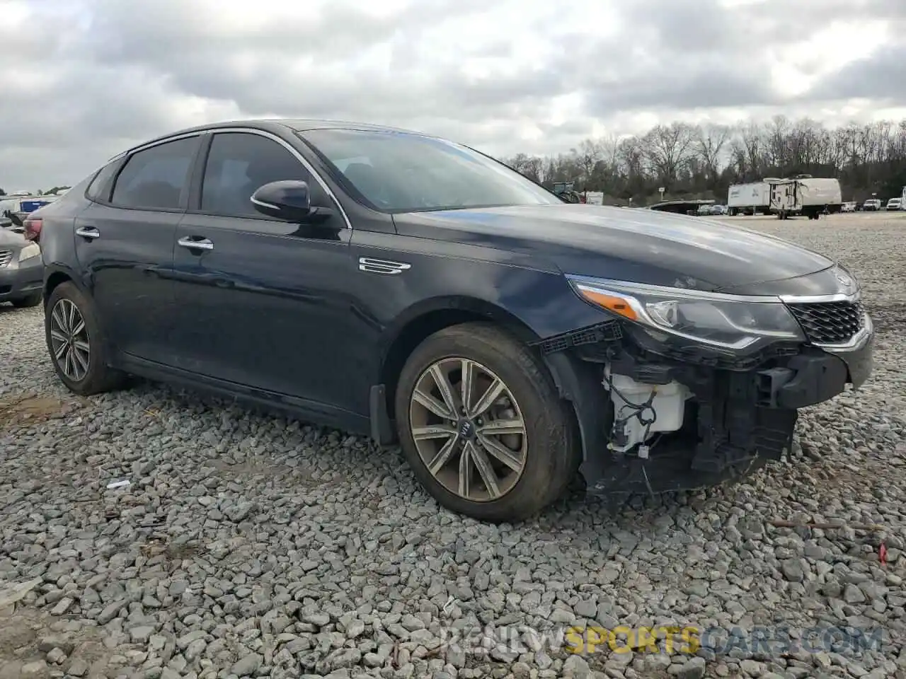 4 Photograph of a damaged car 5XXGT4L30KG361622 KIA OPTIMA 2019