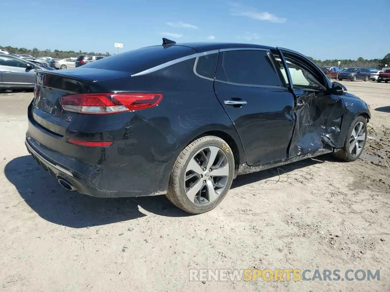 3 Photograph of a damaged car 5XXGT4L30KG364875 KIA OPTIMA 2019