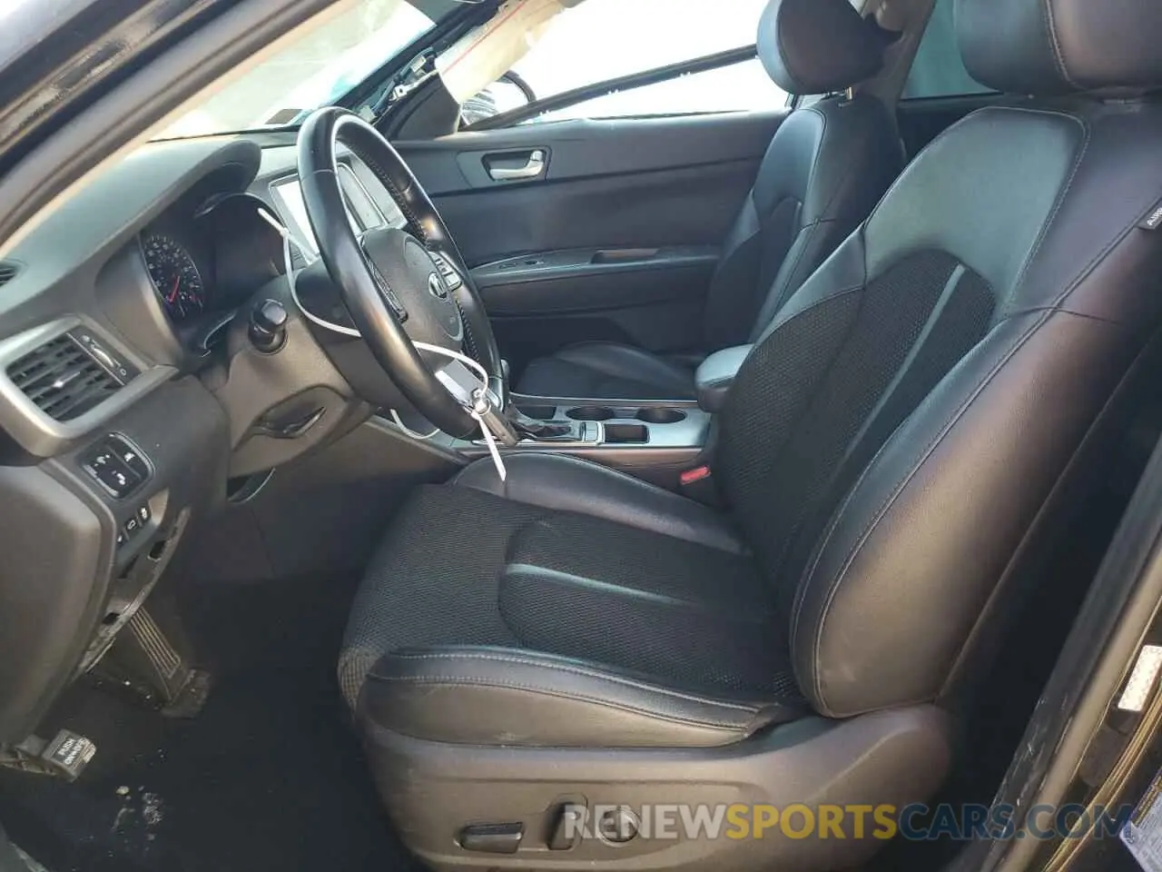 7 Photograph of a damaged car 5XXGT4L30KG364875 KIA OPTIMA 2019