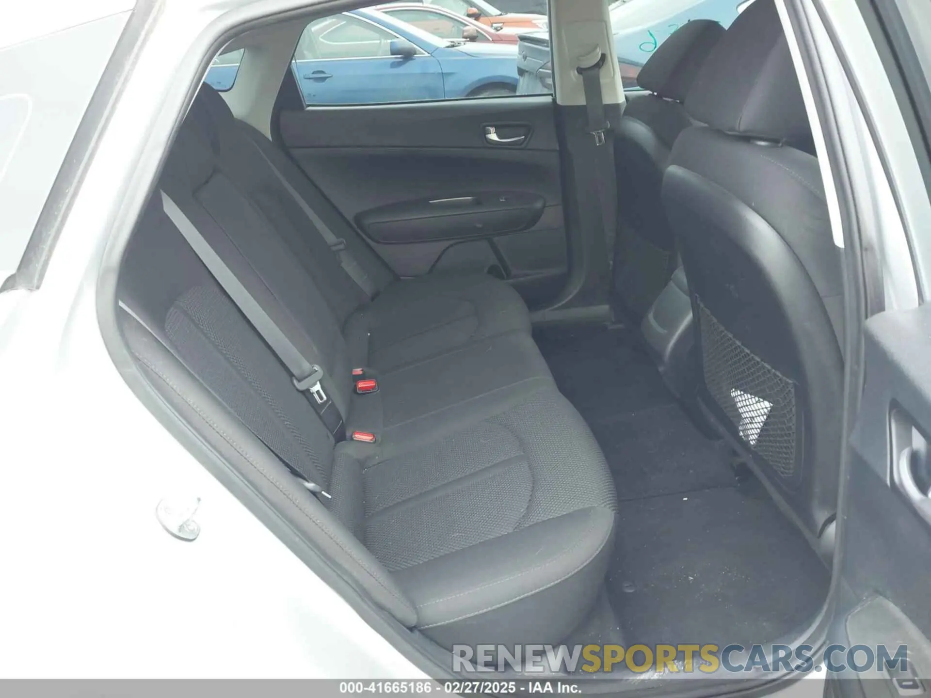 8 Photograph of a damaged car 5XXGT4L30KG366433 KIA OPTIMA 2019