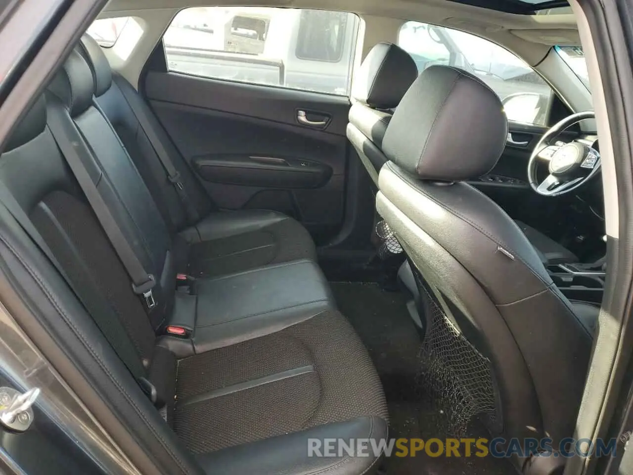 10 Photograph of a damaged car 5XXGT4L30KG377044 KIA OPTIMA 2019
