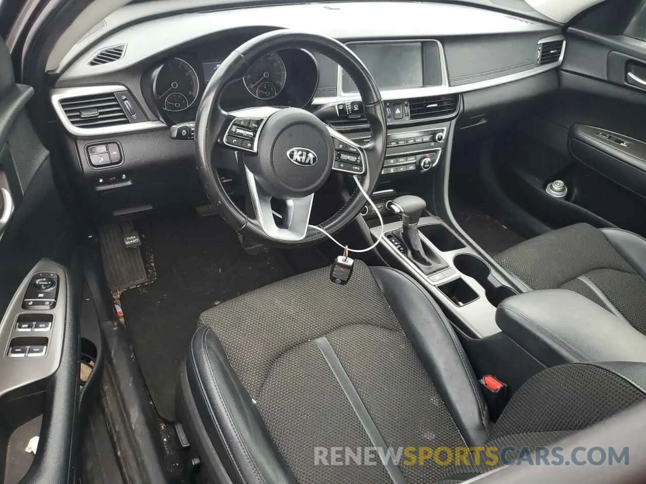8 Photograph of a damaged car 5XXGT4L30KG377044 KIA OPTIMA 2019