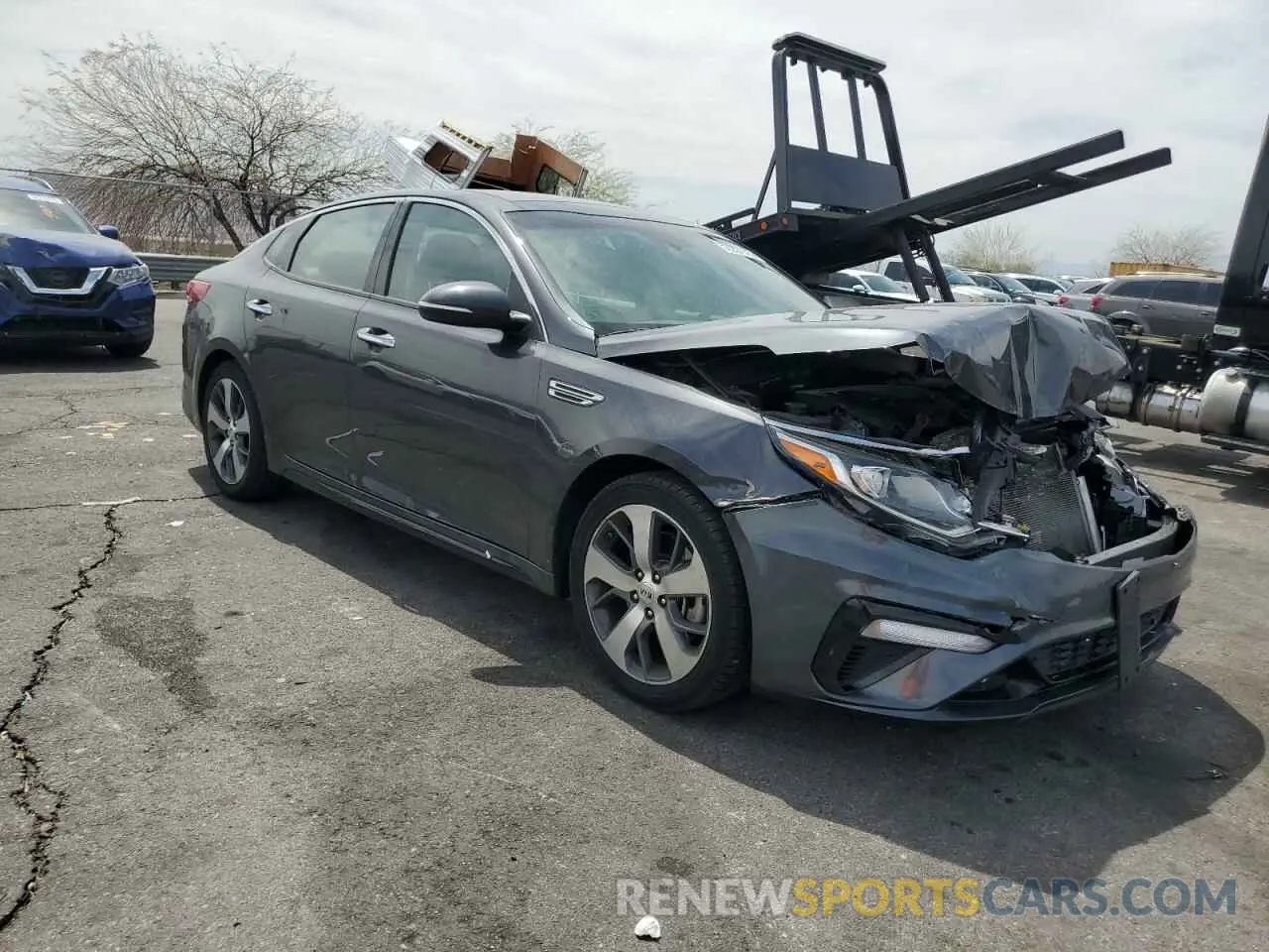 4 Photograph of a damaged car 5XXGT4L31KG286817 KIA OPTIMA 2019