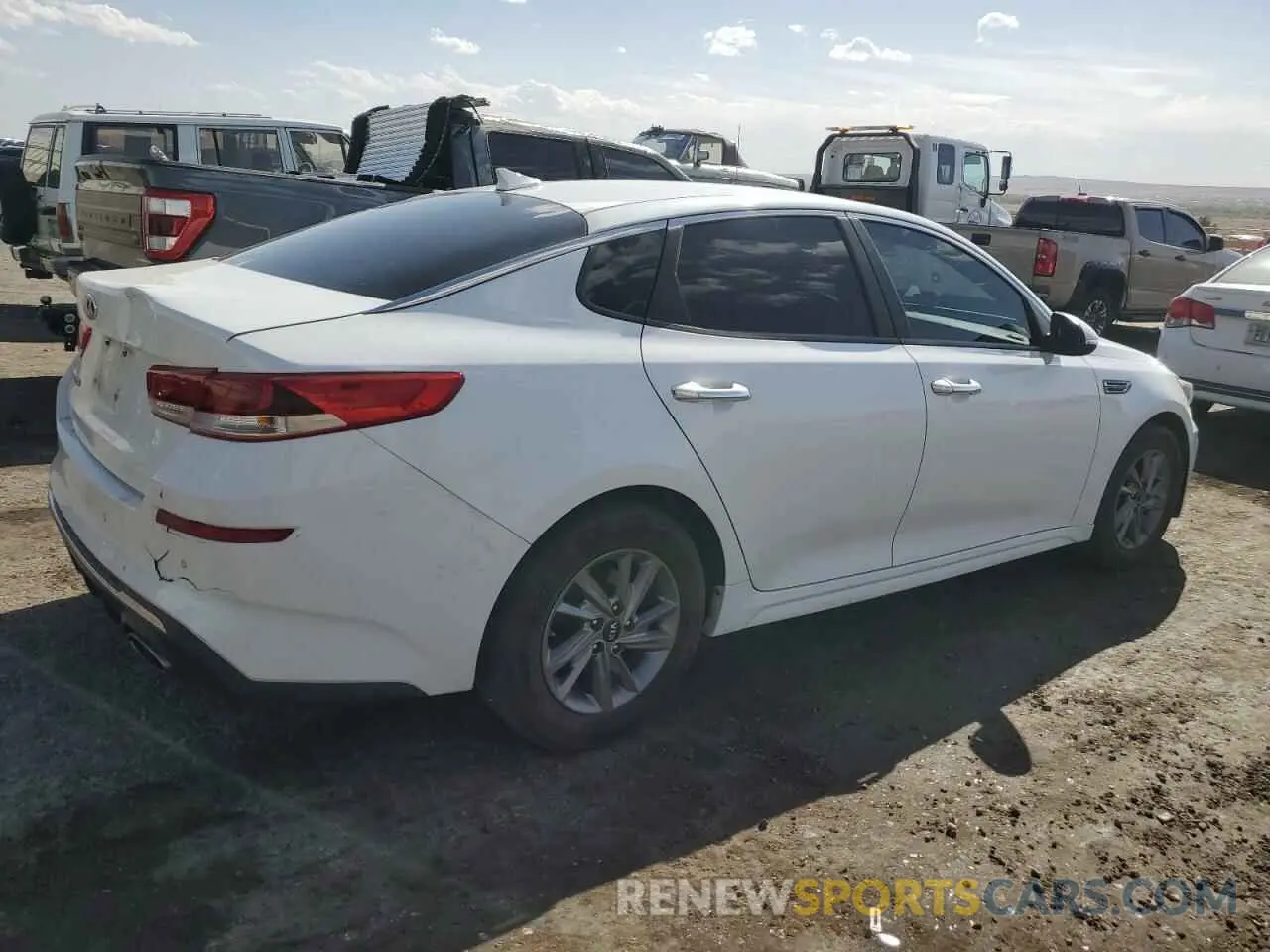 3 Photograph of a damaged car 5XXGT4L31KG293945 KIA OPTIMA 2019