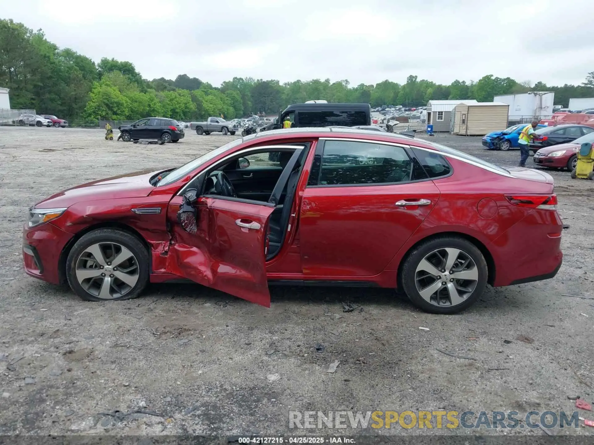15 Photograph of a damaged car 5XXGT4L31KG295016 KIA OPTIMA 2019