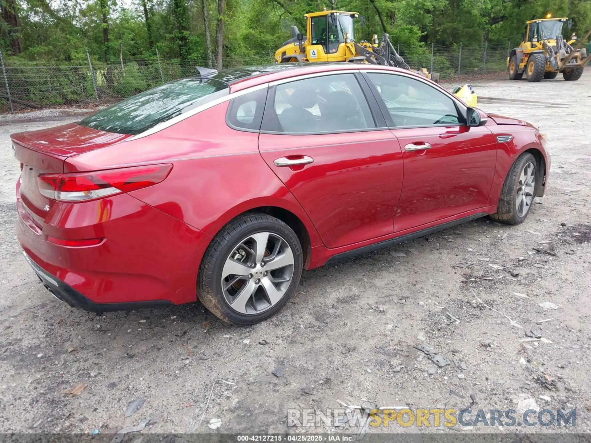 4 Photograph of a damaged car 5XXGT4L31KG295016 KIA OPTIMA 2019