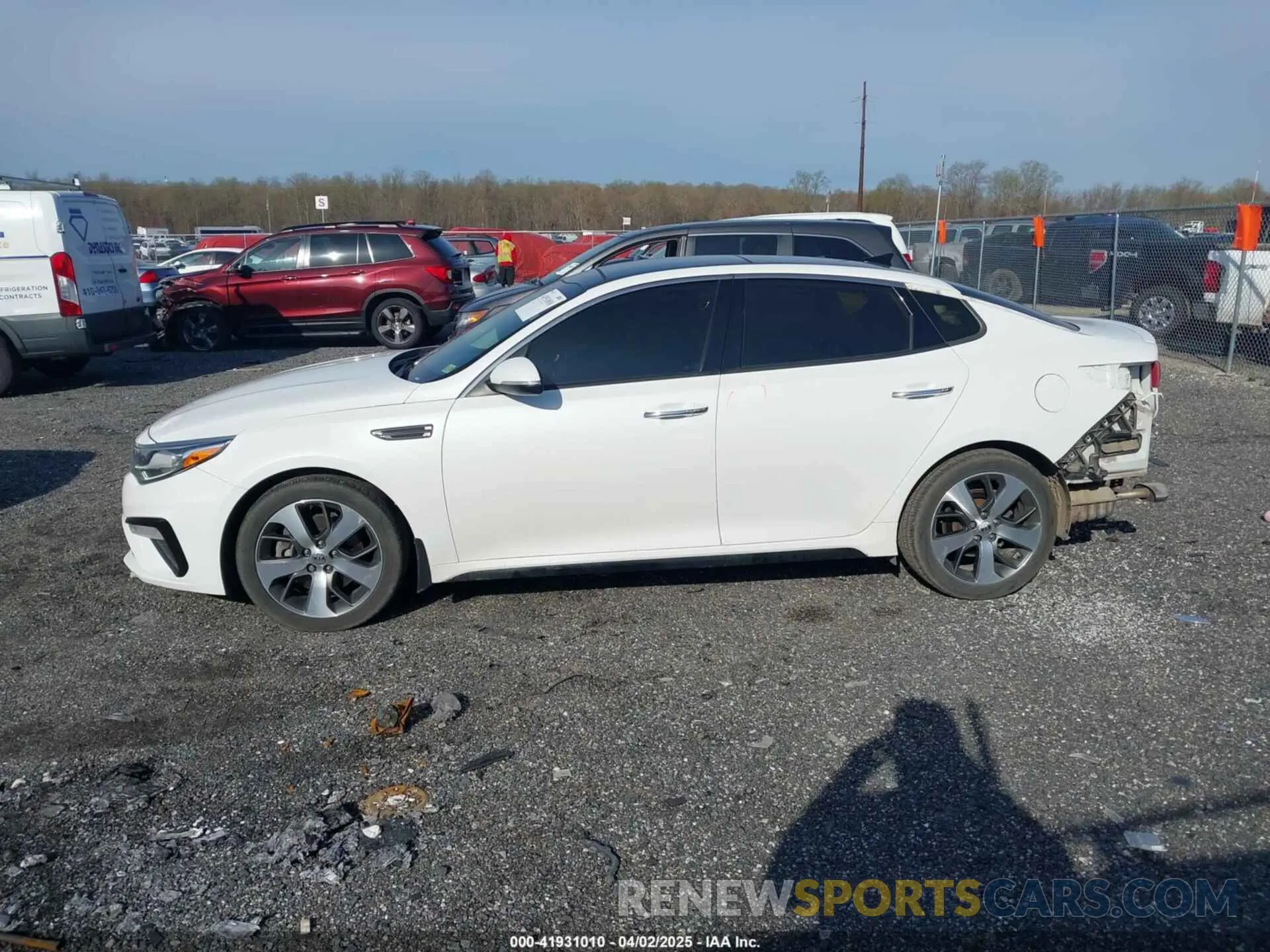 14 Photograph of a damaged car 5XXGT4L31KG301090 KIA OPTIMA 2019