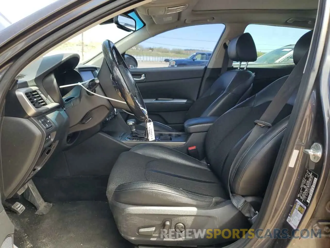 7 Photograph of a damaged car 5XXGT4L31KG305365 KIA OPTIMA 2019