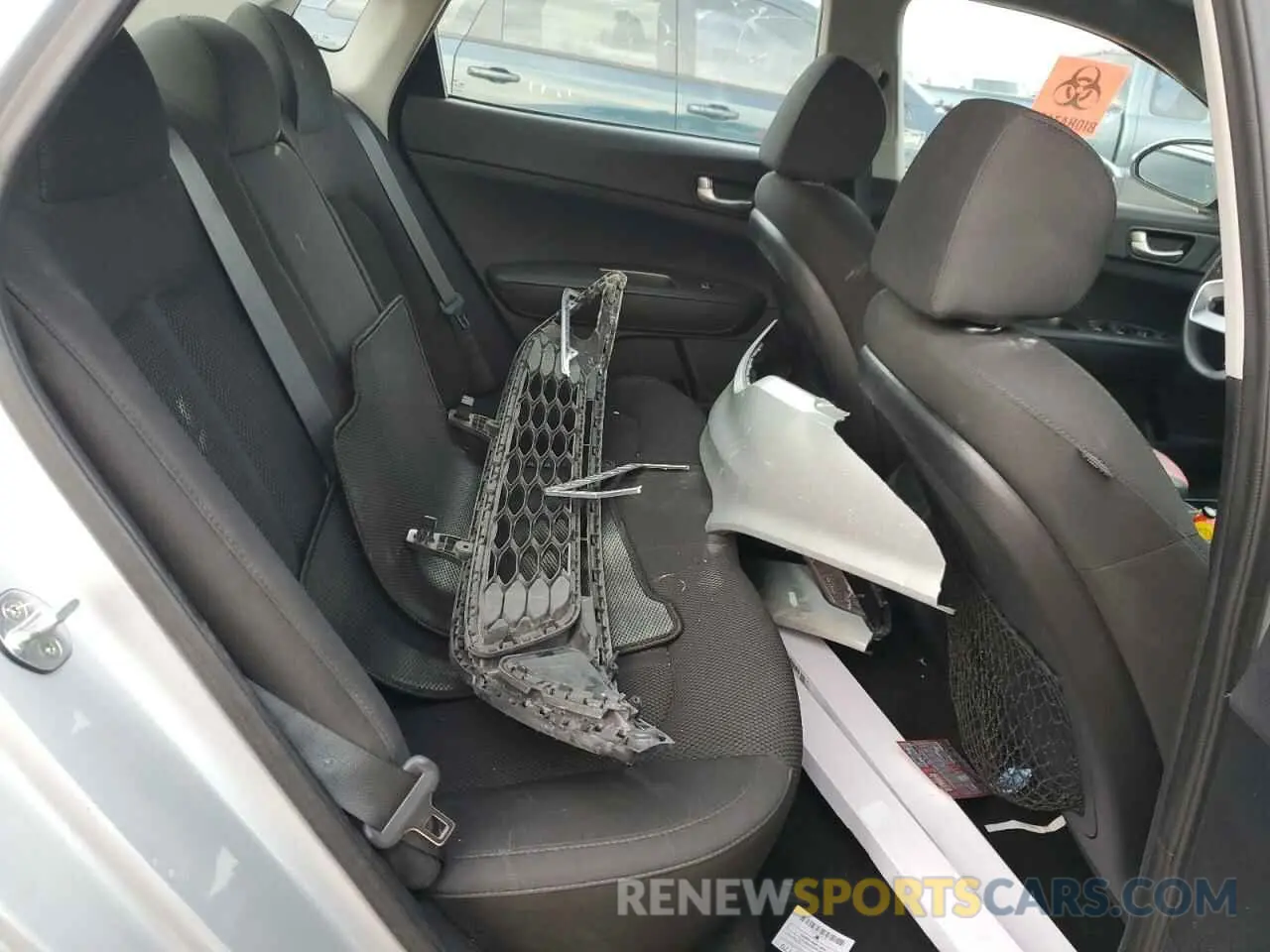 10 Photograph of a damaged car 5XXGT4L31KG305687 KIA OPTIMA 2019