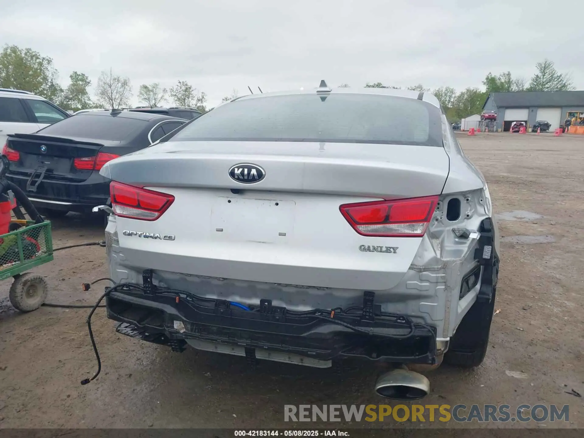6 Photograph of a damaged car 5XXGT4L31KG320819 KIA OPTIMA 2019