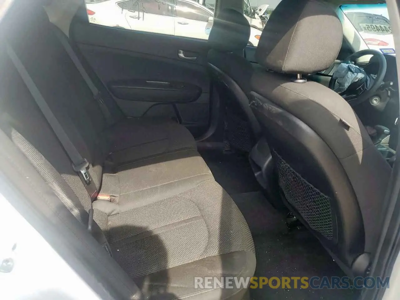 10 Photograph of a damaged car 5XXGT4L31KG322795 KIA OPTIMA 2019