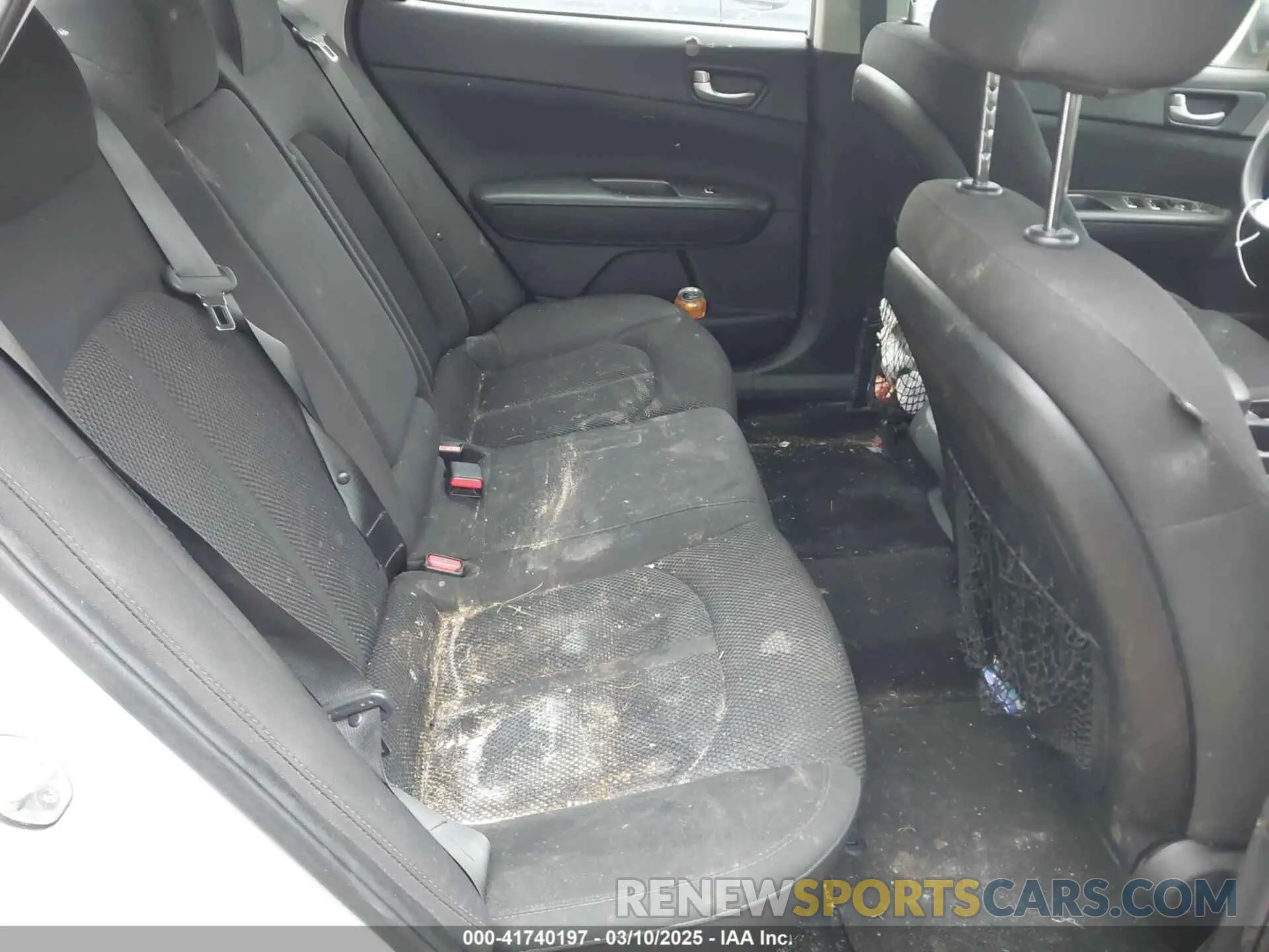 8 Photograph of a damaged car 5XXGT4L31KG323493 KIA OPTIMA 2019